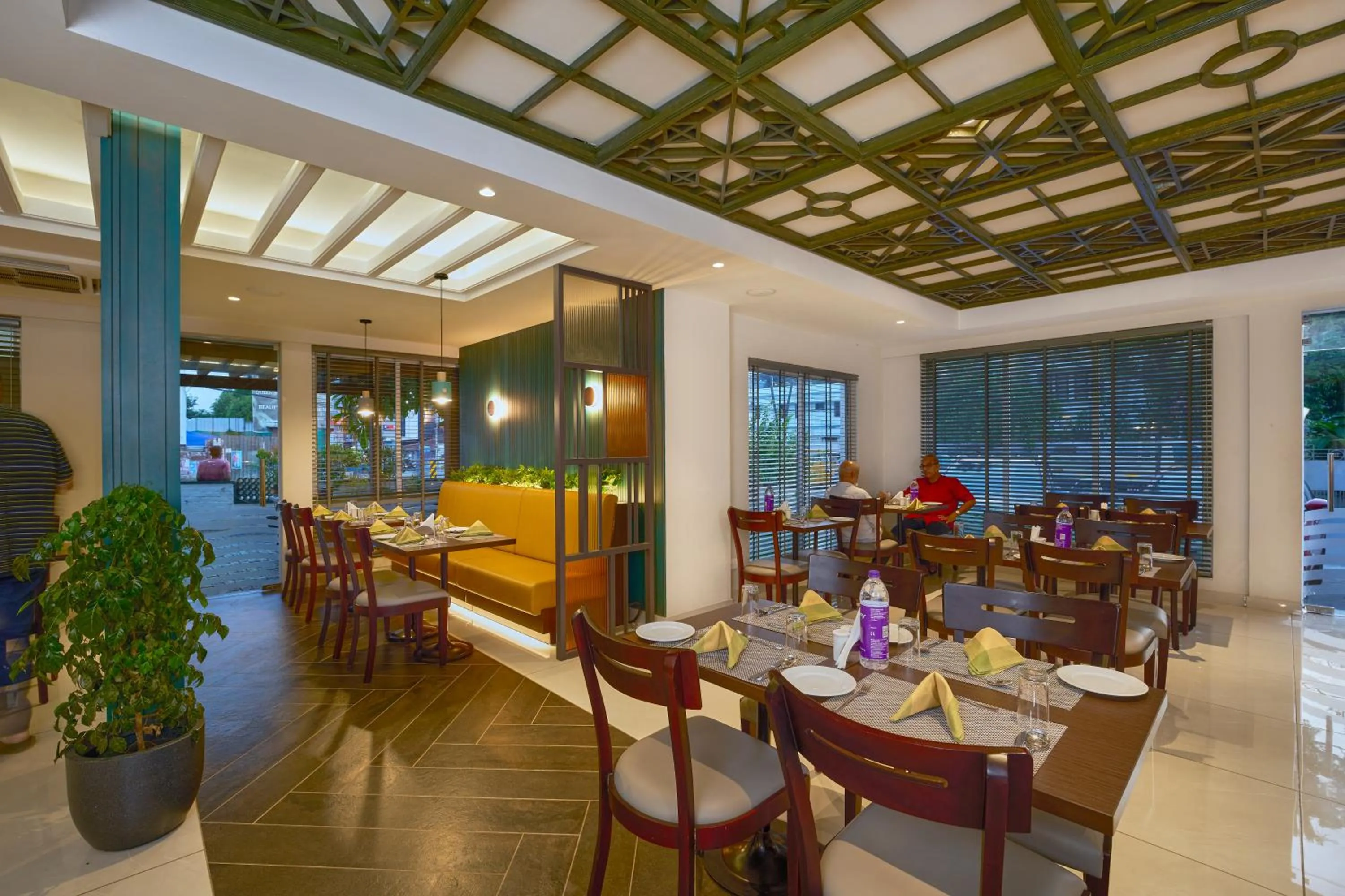 Restaurant/places to eat in Abad Fort