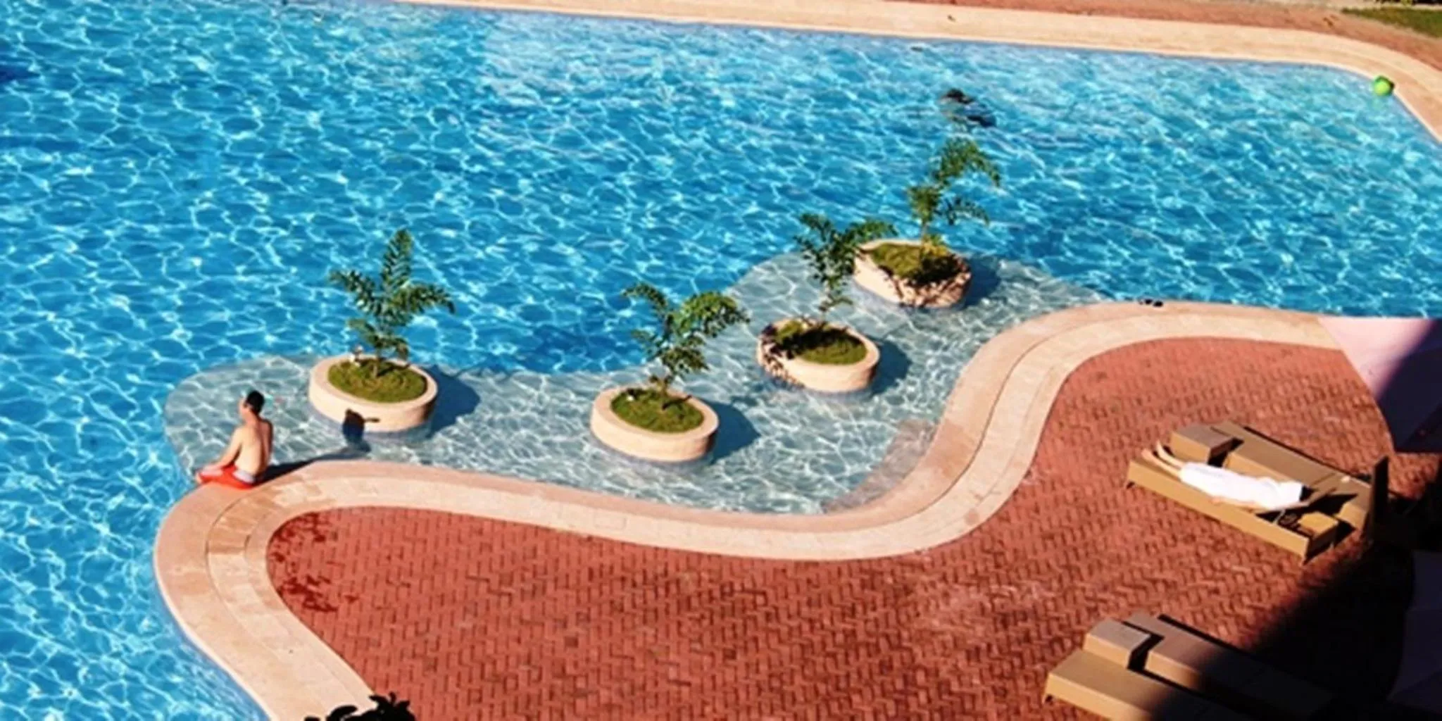 Swimming pool in Sotogrande Hotel and Resort