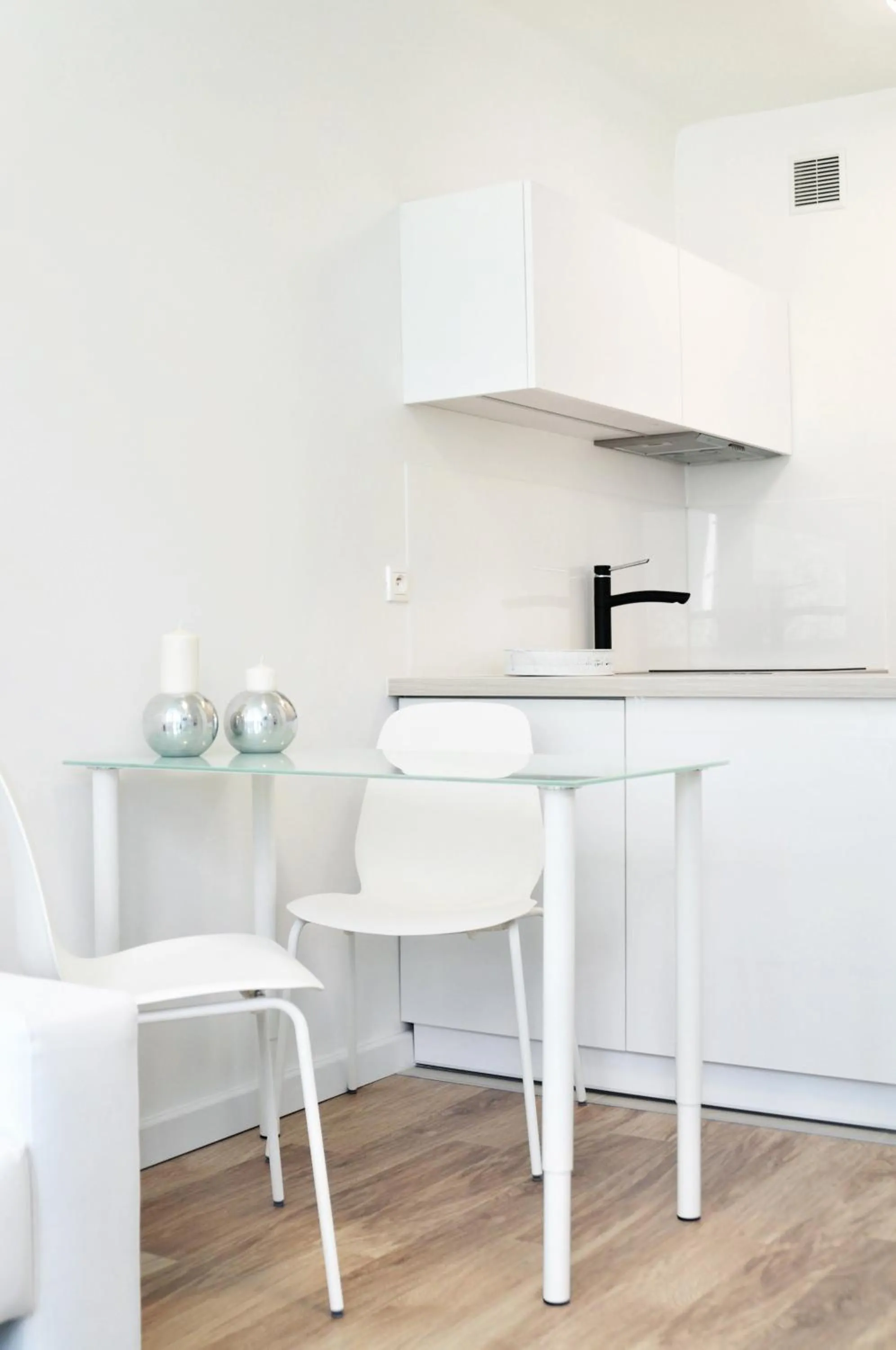 Kitchen or kitchenette in Warsaw Concierge Rondo ONZ