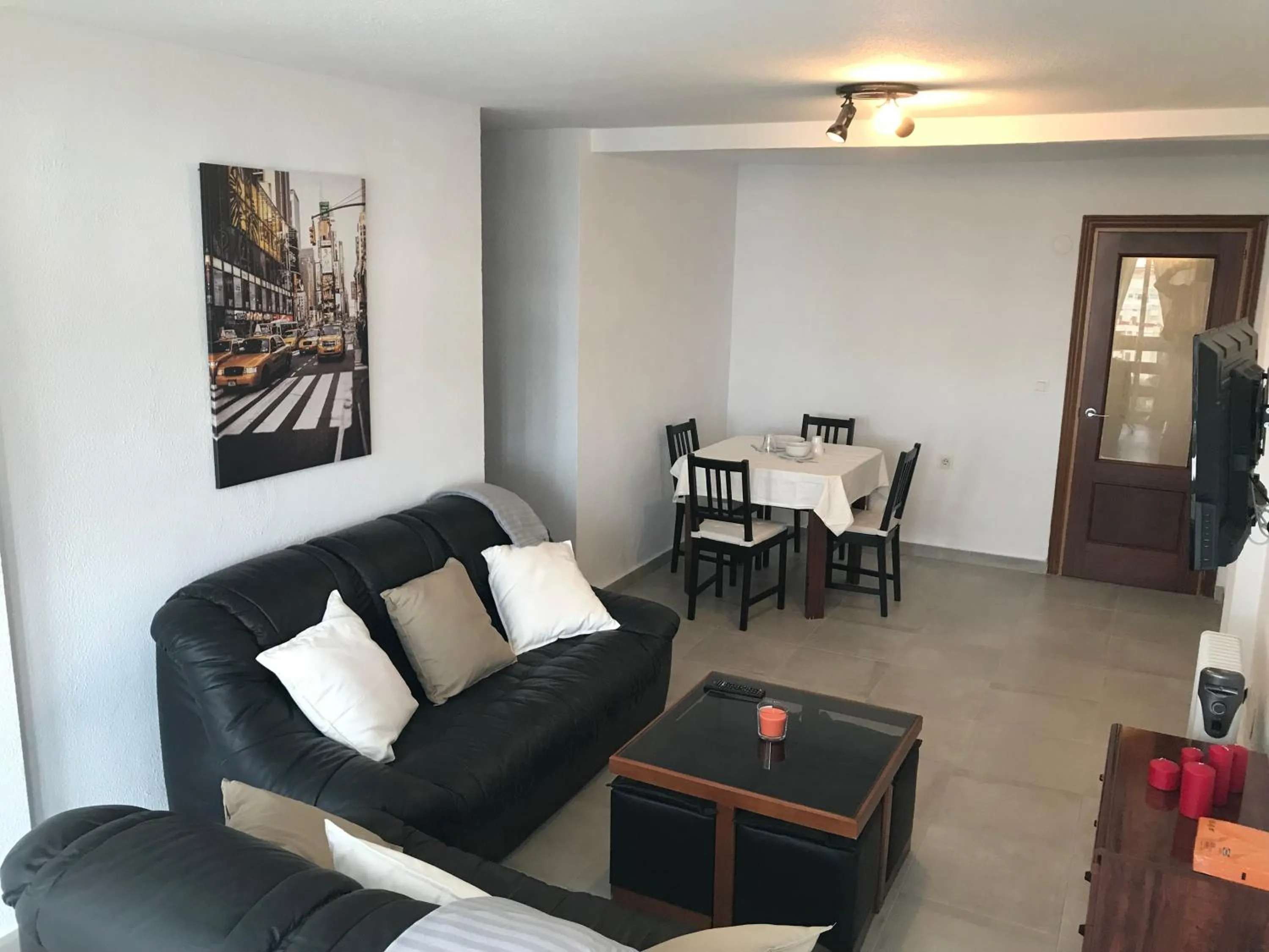 Communal lounge/ TV room in Apartamento Eucalipto