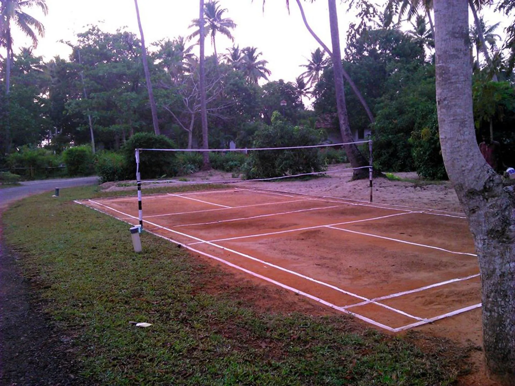 Tennis court in Abad Turtle Beach