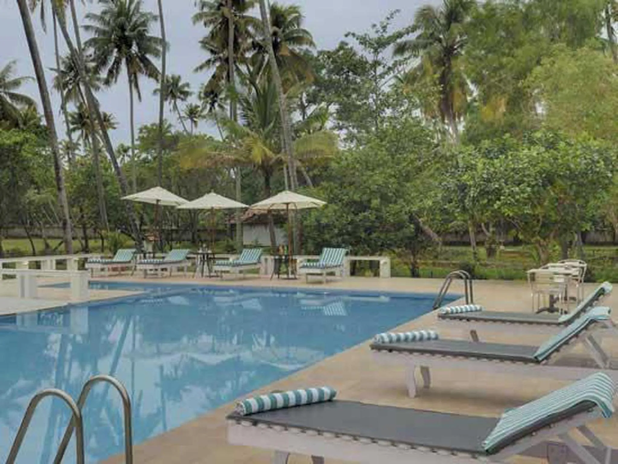 Swimming pool in Abad Turtle Beach