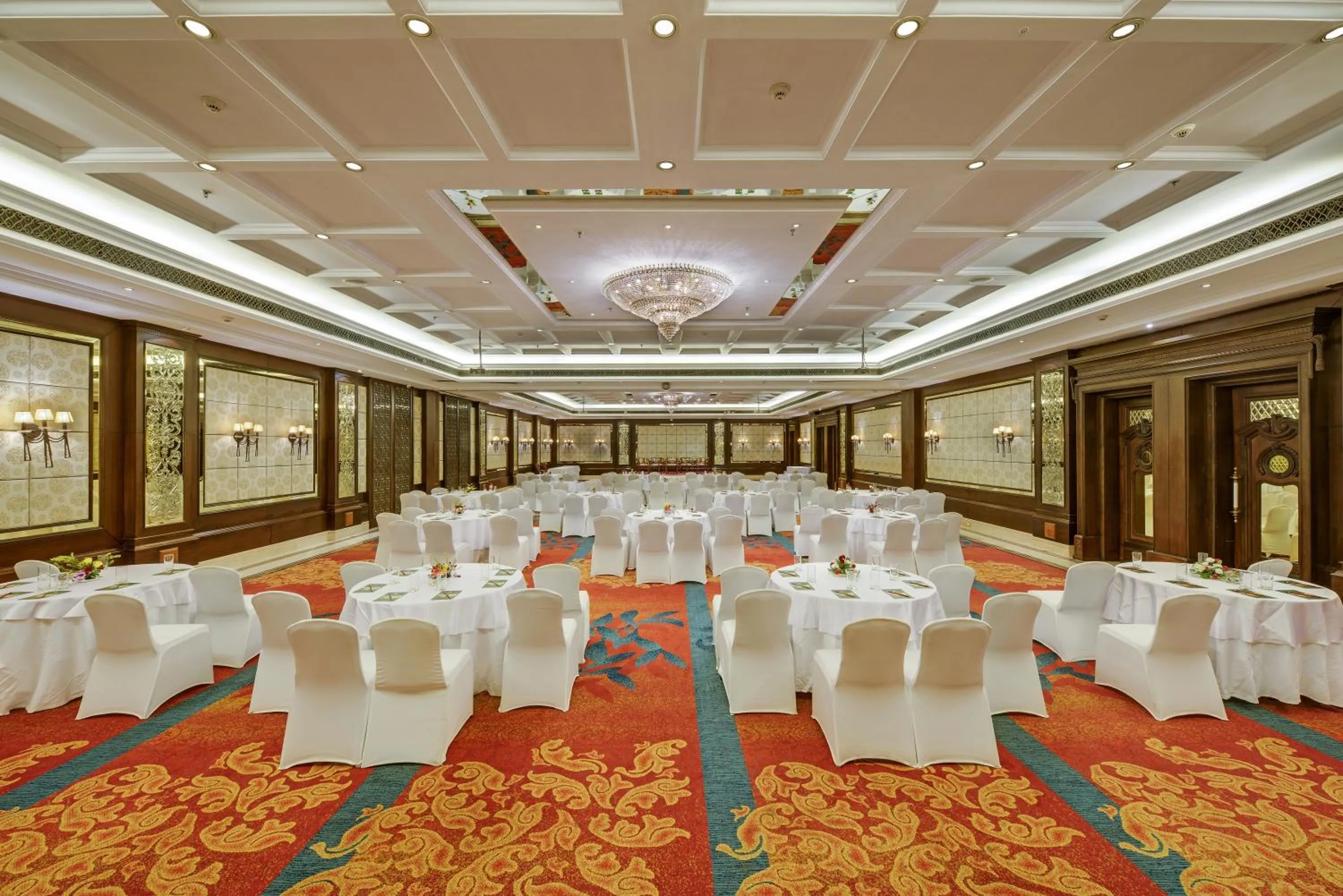 Banquet/Function facilities in Mayfair Convention