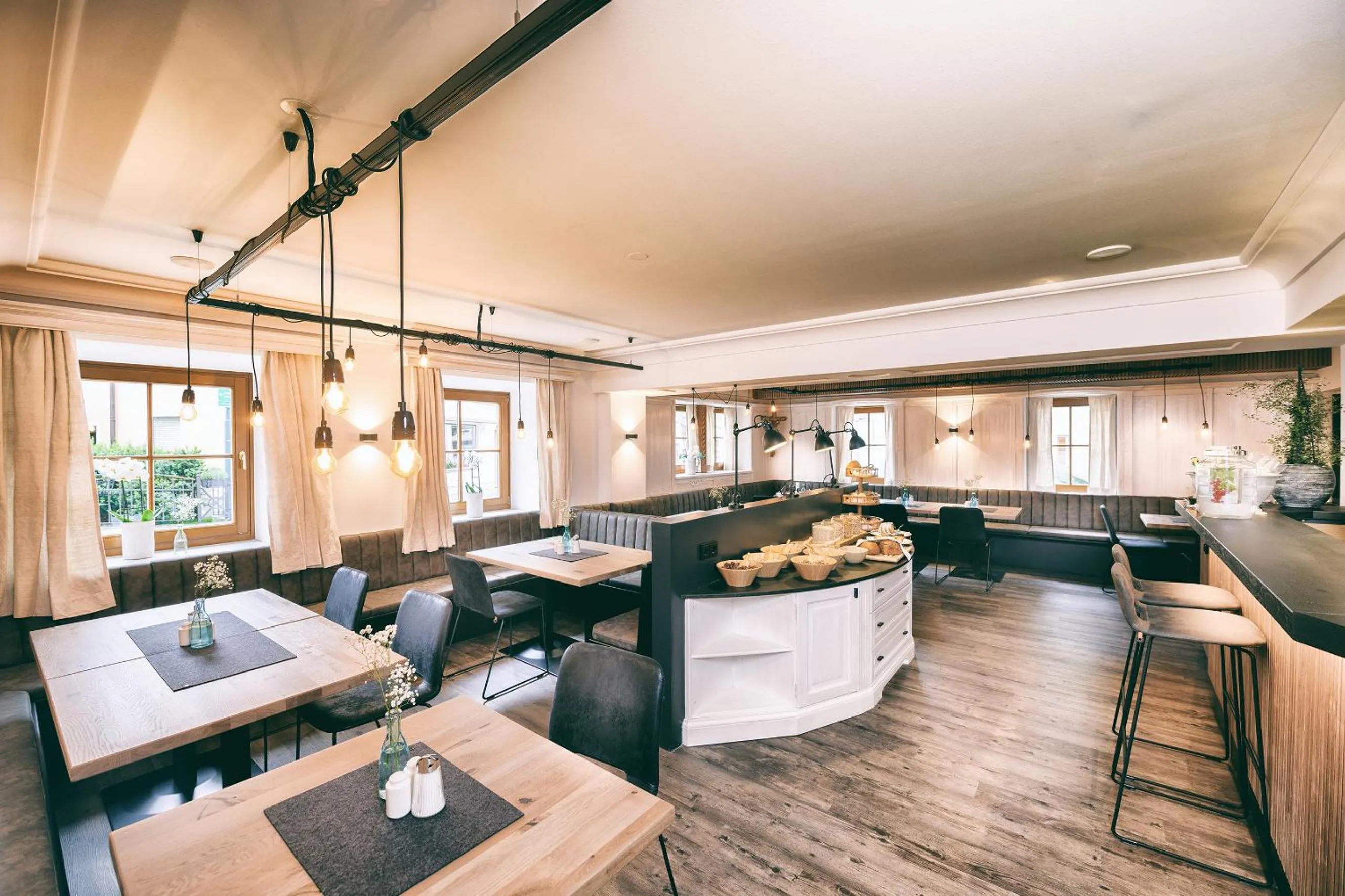 Restaurant/places to eat in Berg-Leben