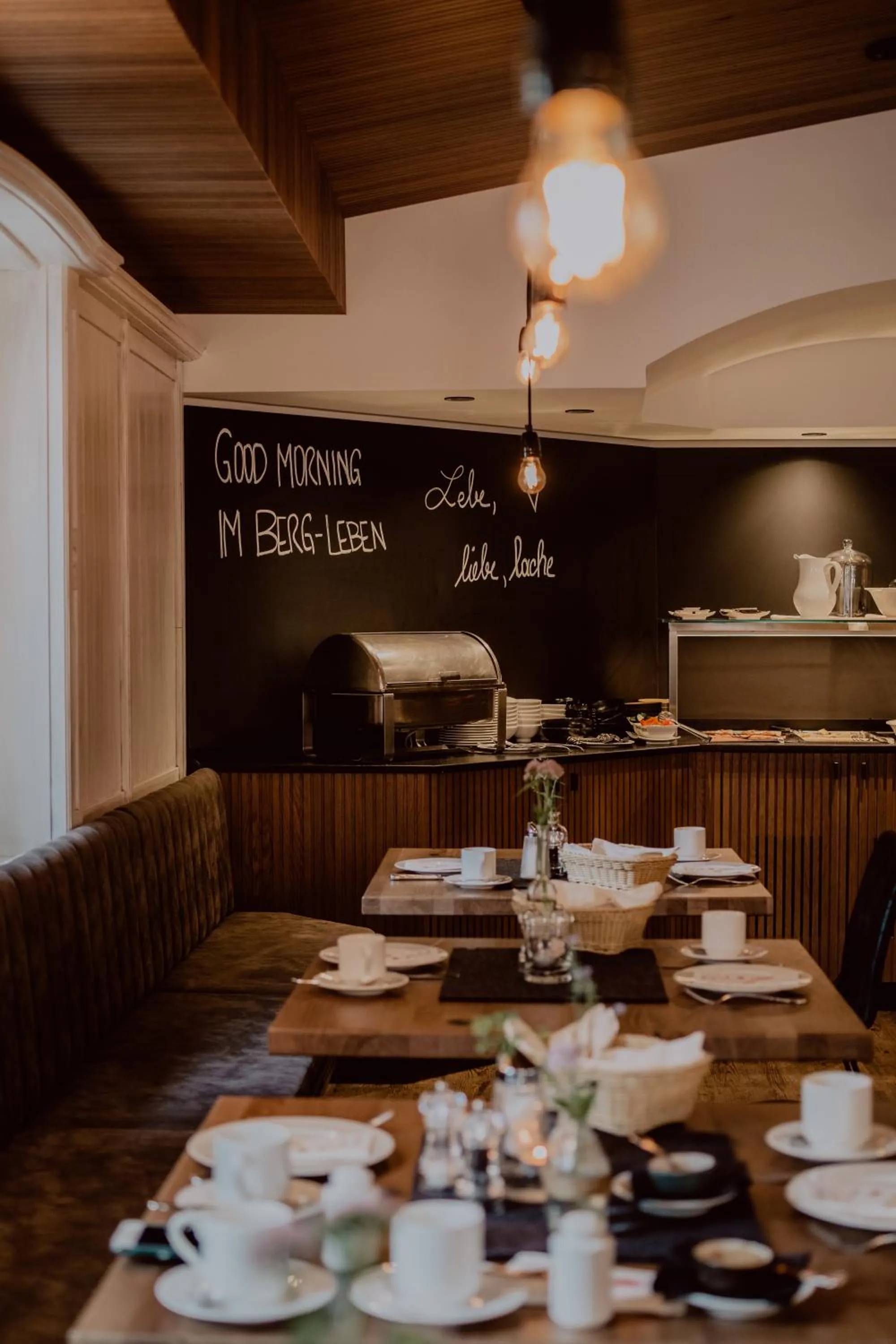 Restaurant/places to eat in Berg-Leben