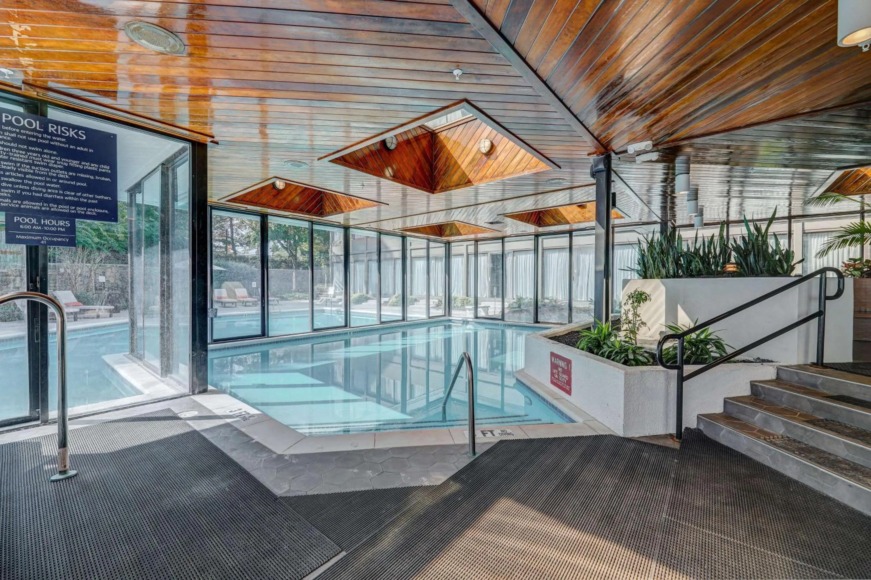 Pool view in DoubleTree by Hilton Atlanta Northwest/Marietta