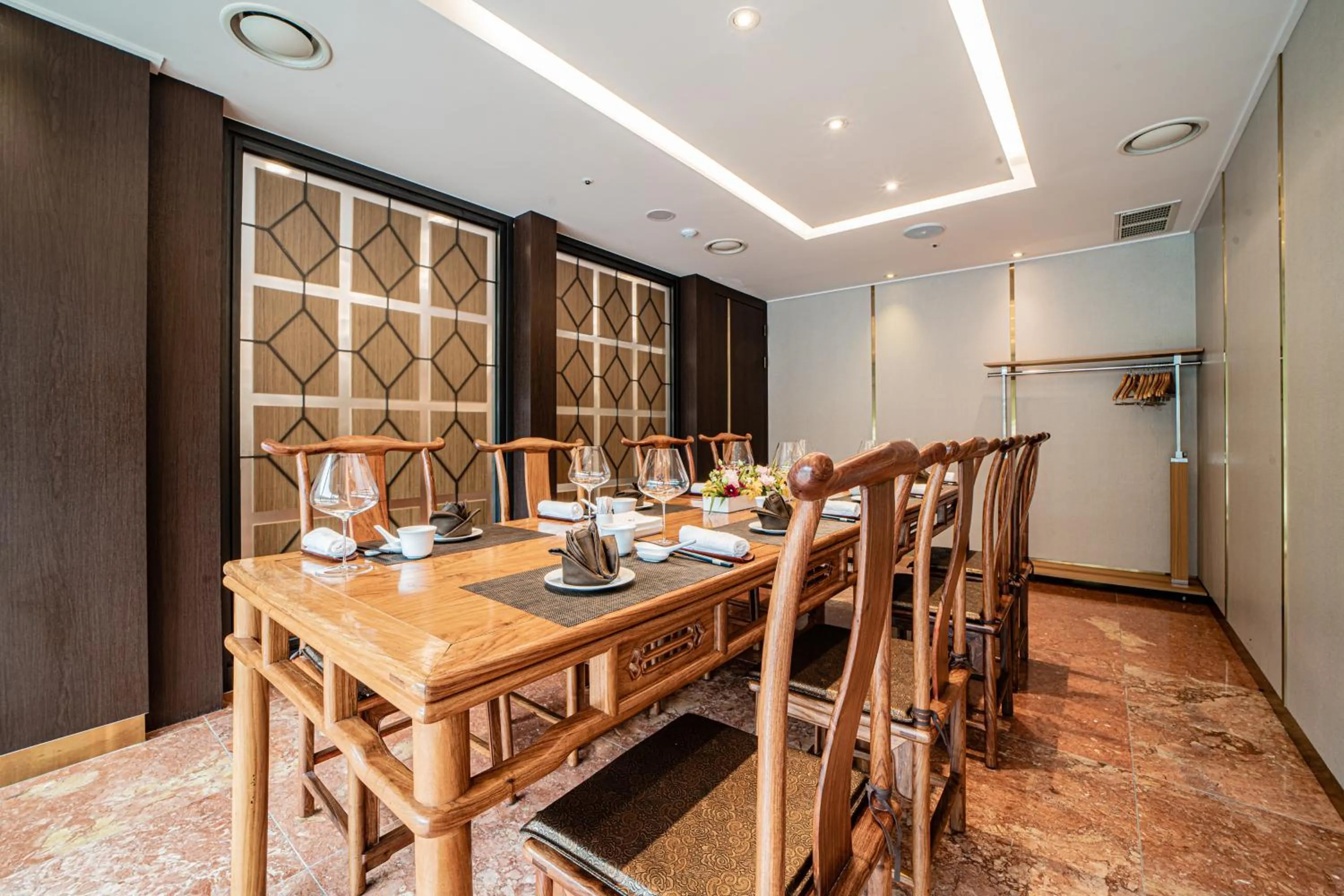 Restaurant/places to eat in Hotel Geumosan