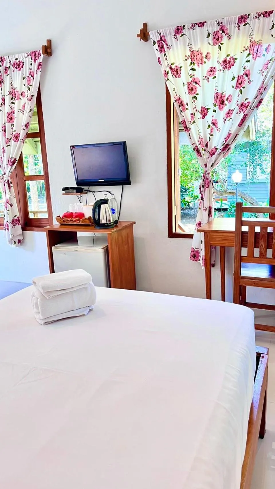 Bedroom, Bed in Pai Flora Resort