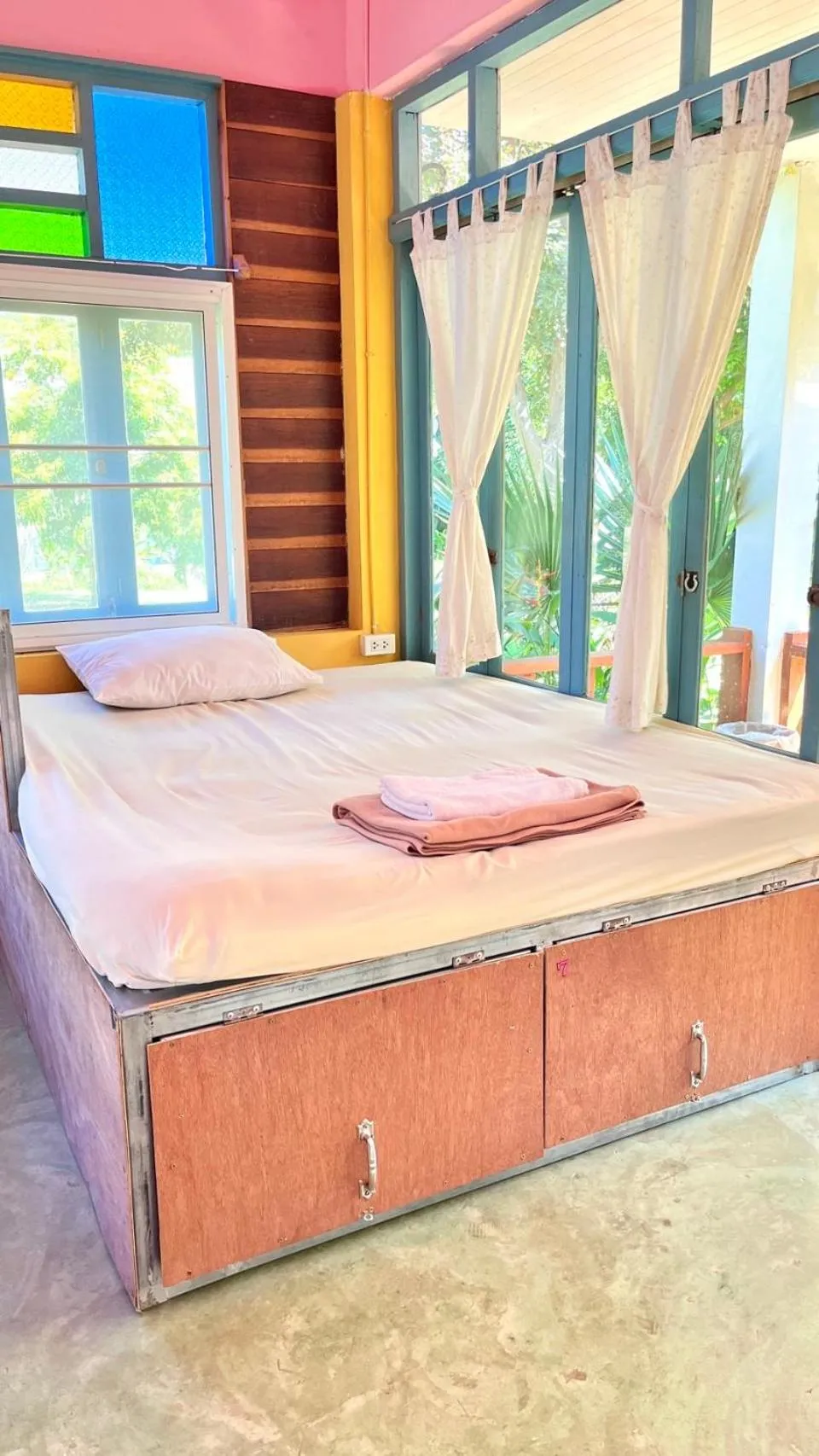 Bed in Pai Flora Resort
