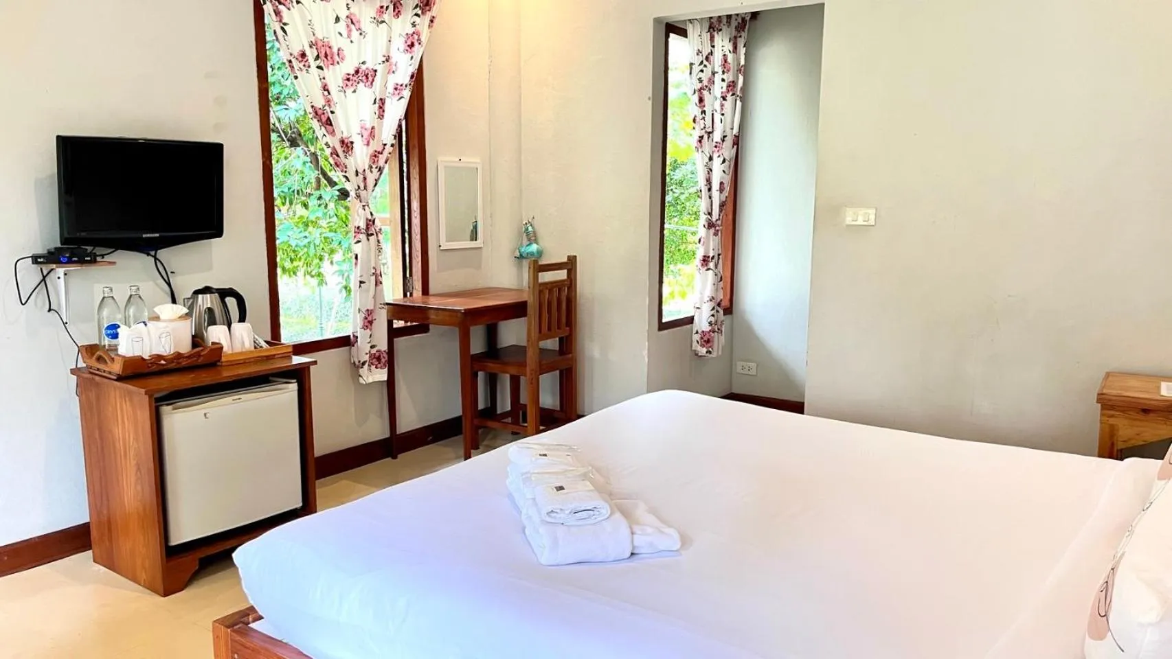 Bedroom, Bed in Pai Flora Resort