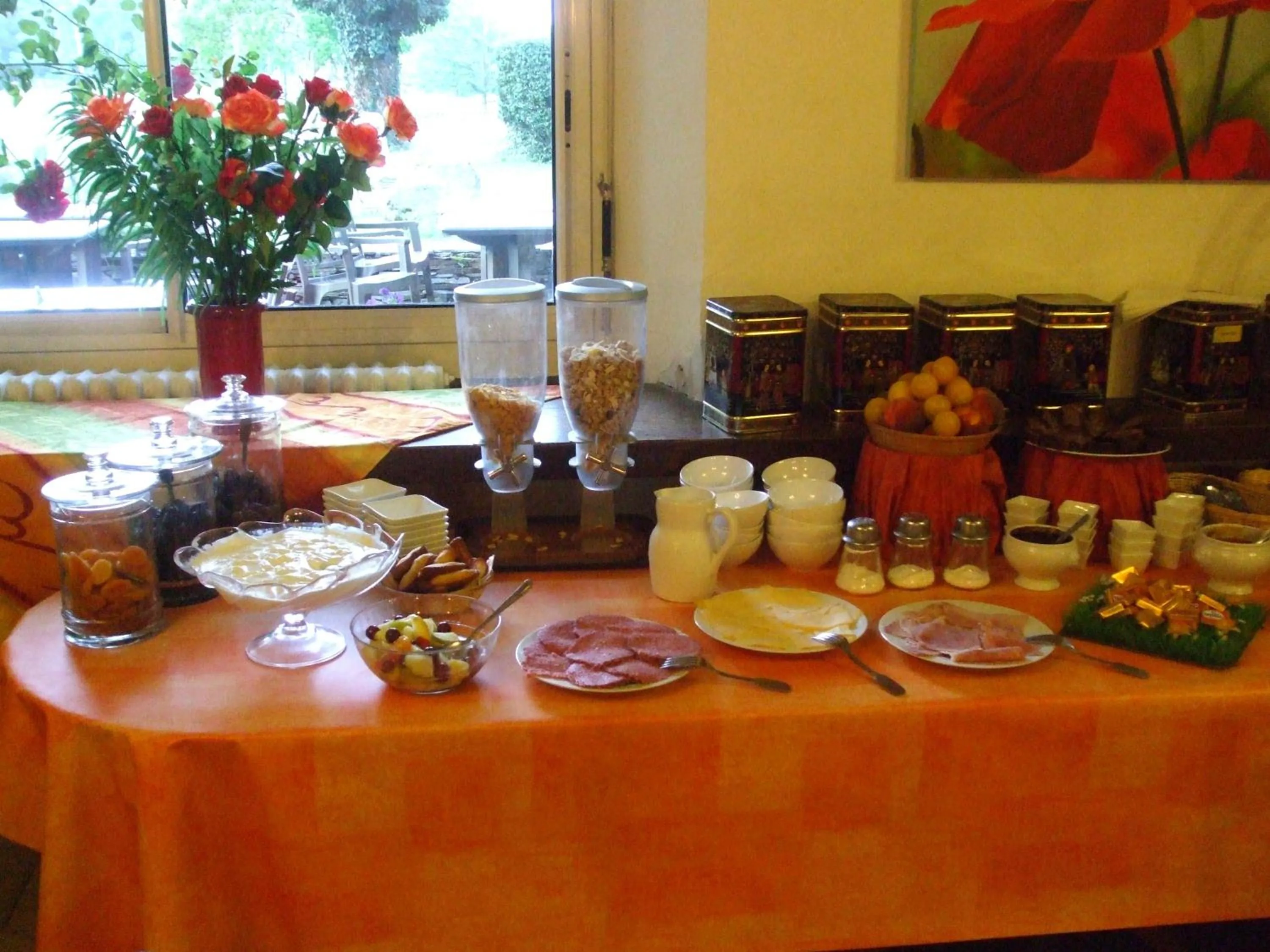 Breakfast in Hôtel du Val d'Aure