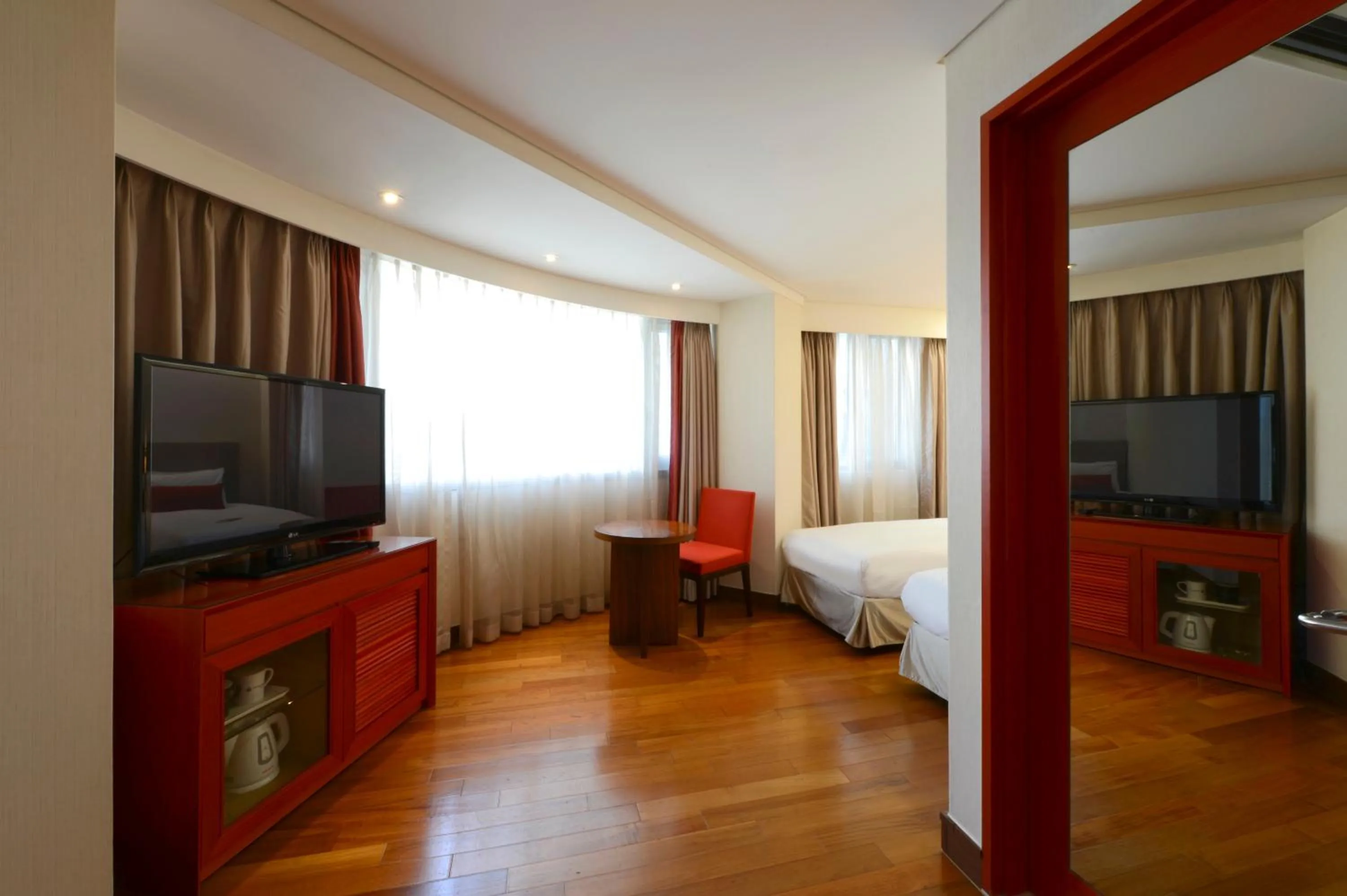 Photo of the whole room, Bed in Hotel Prince Seoul