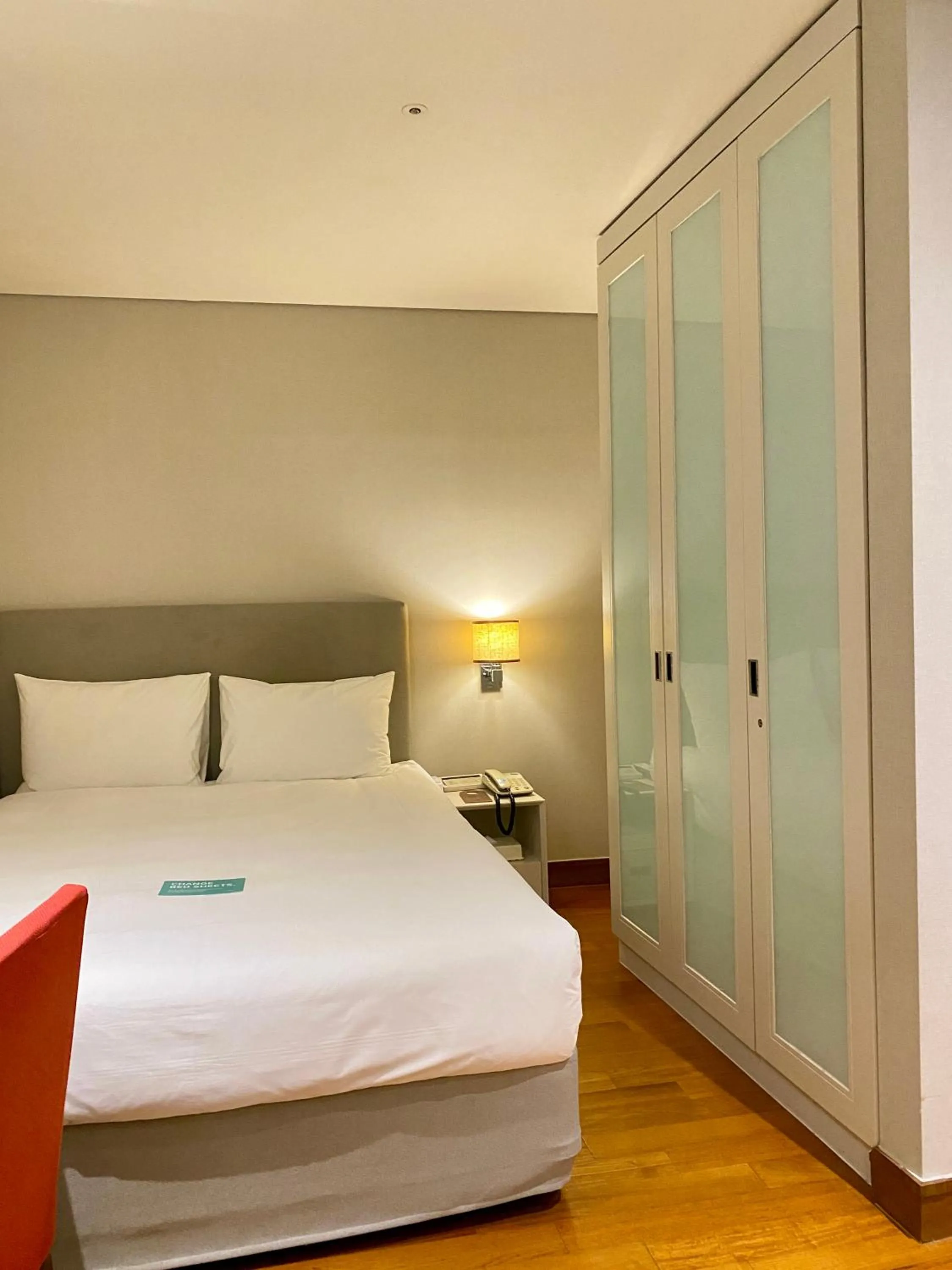 Photo of the whole room, Bed in Hotel Prince Seoul