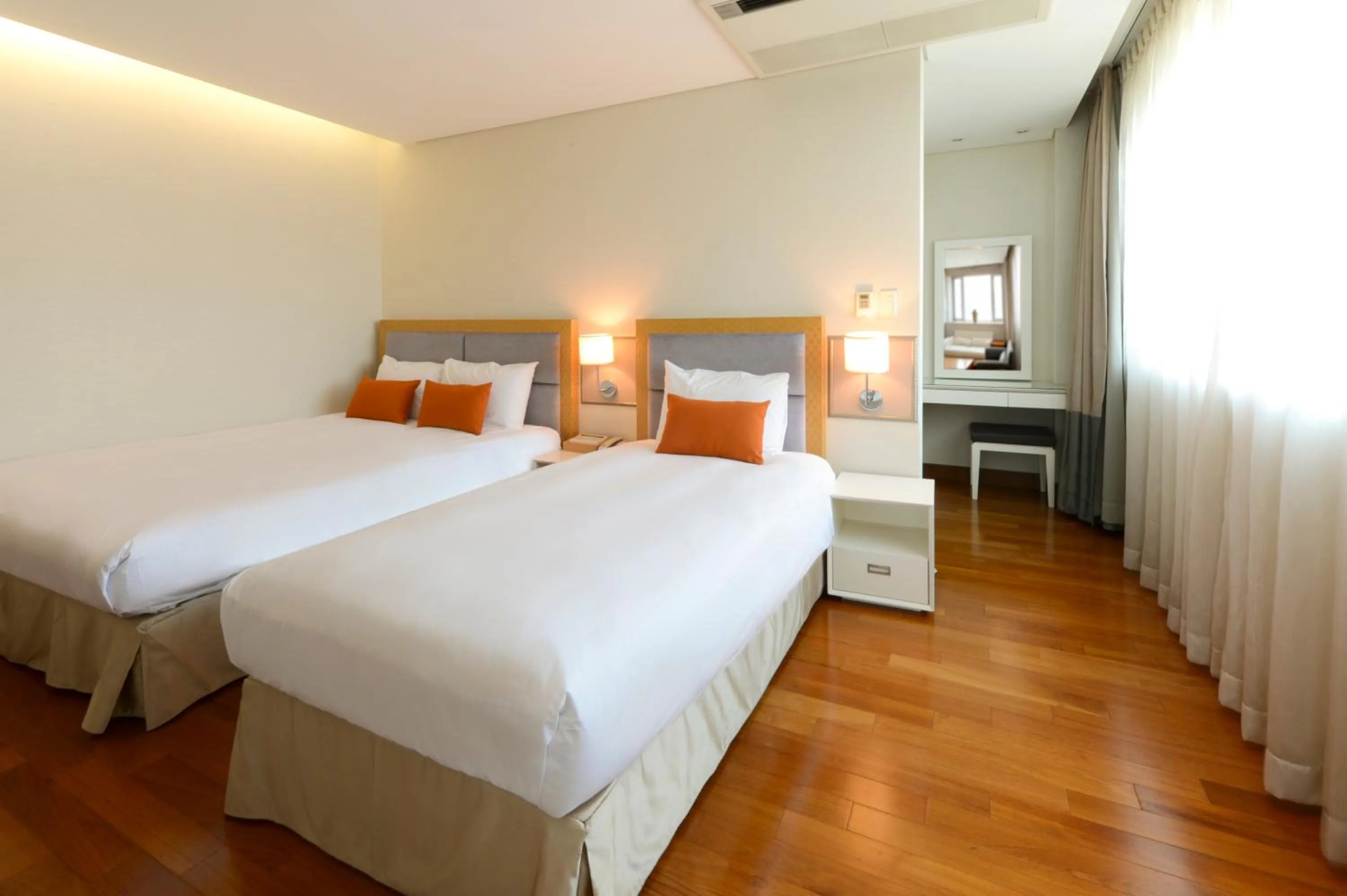 Photo of the whole room, Bed in Hotel Prince Seoul