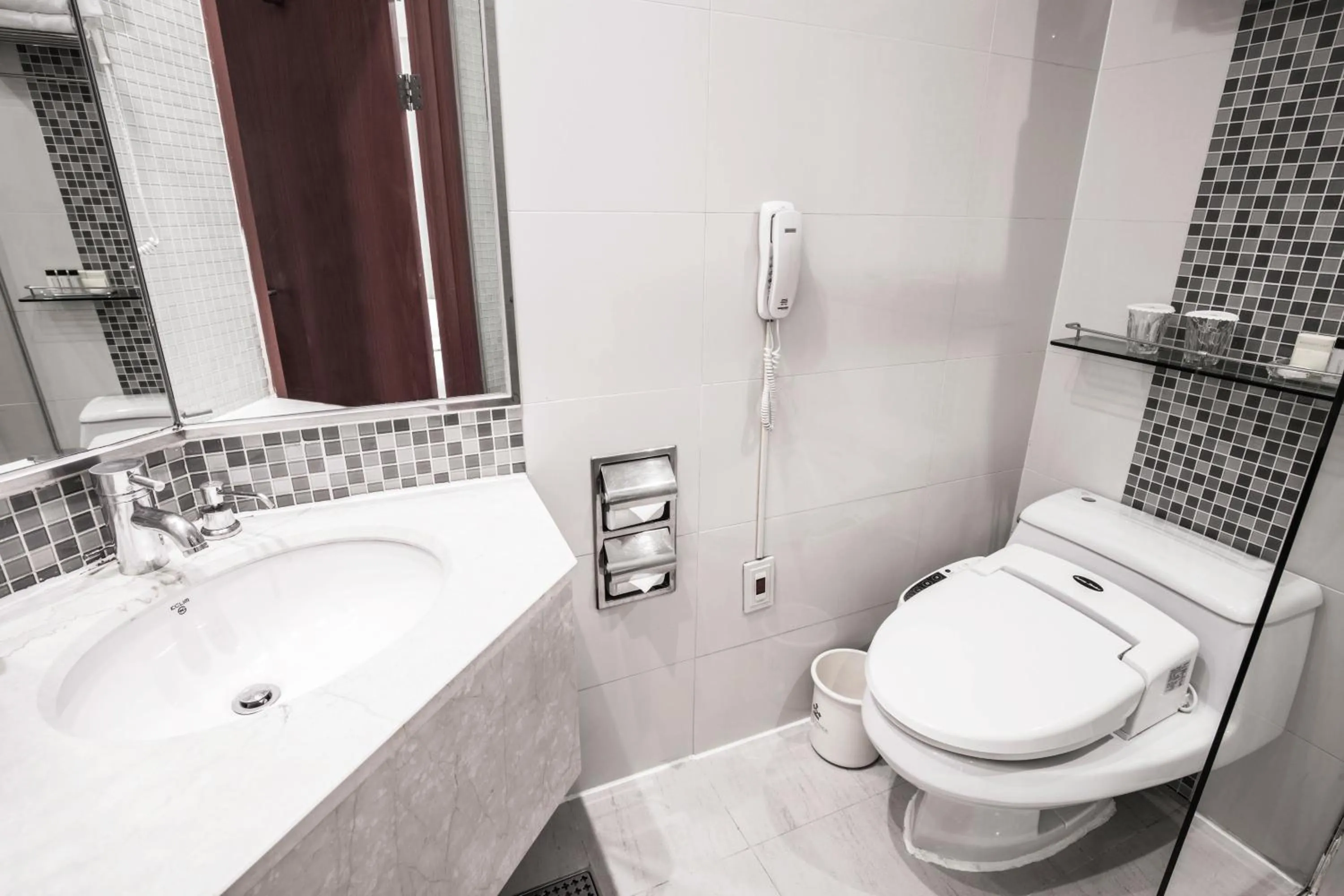 Shower in Hotel Prince Seoul