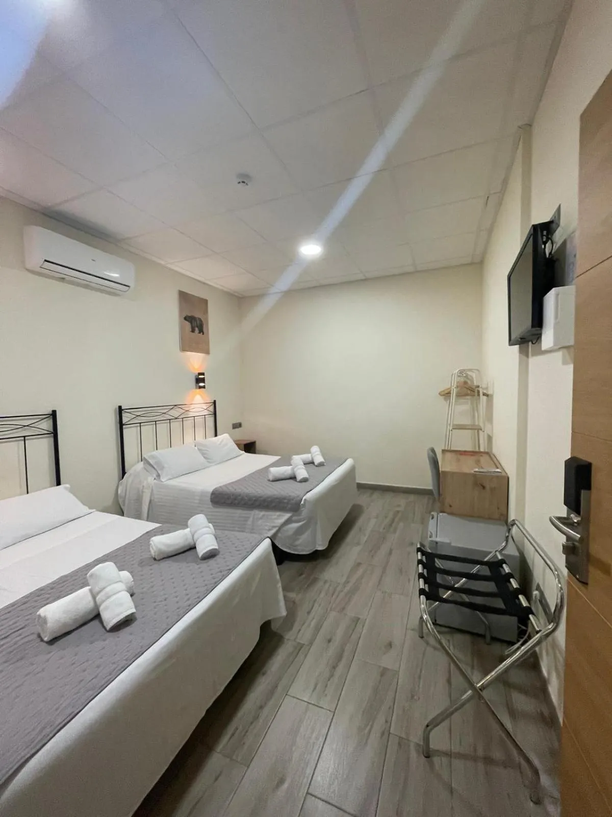 Bed in Hostal Balmes Centro