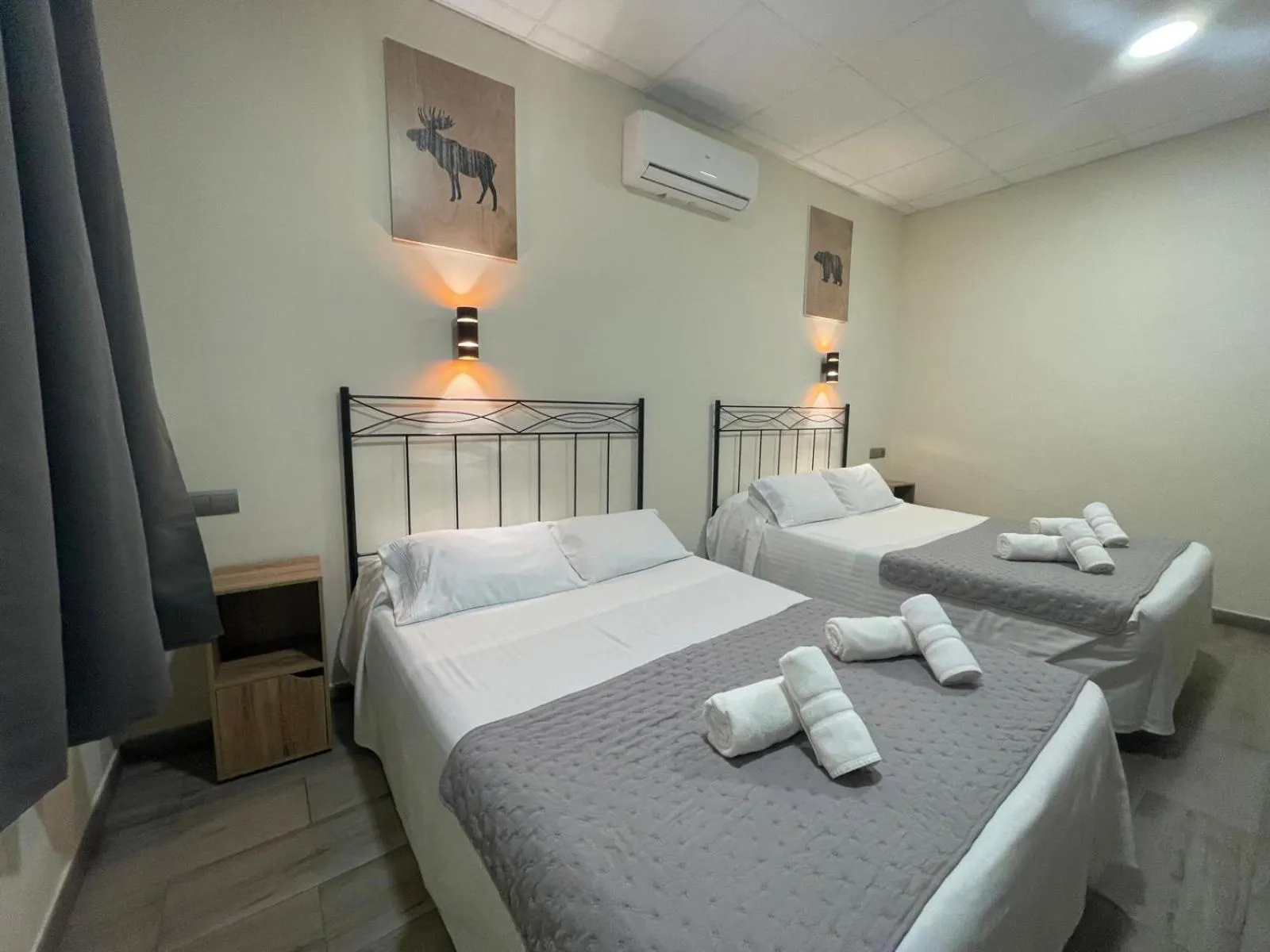 Bed in Hostal Balmes Centro