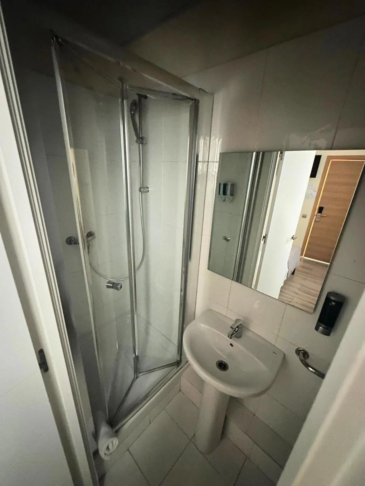 Hostal Balmes Centro