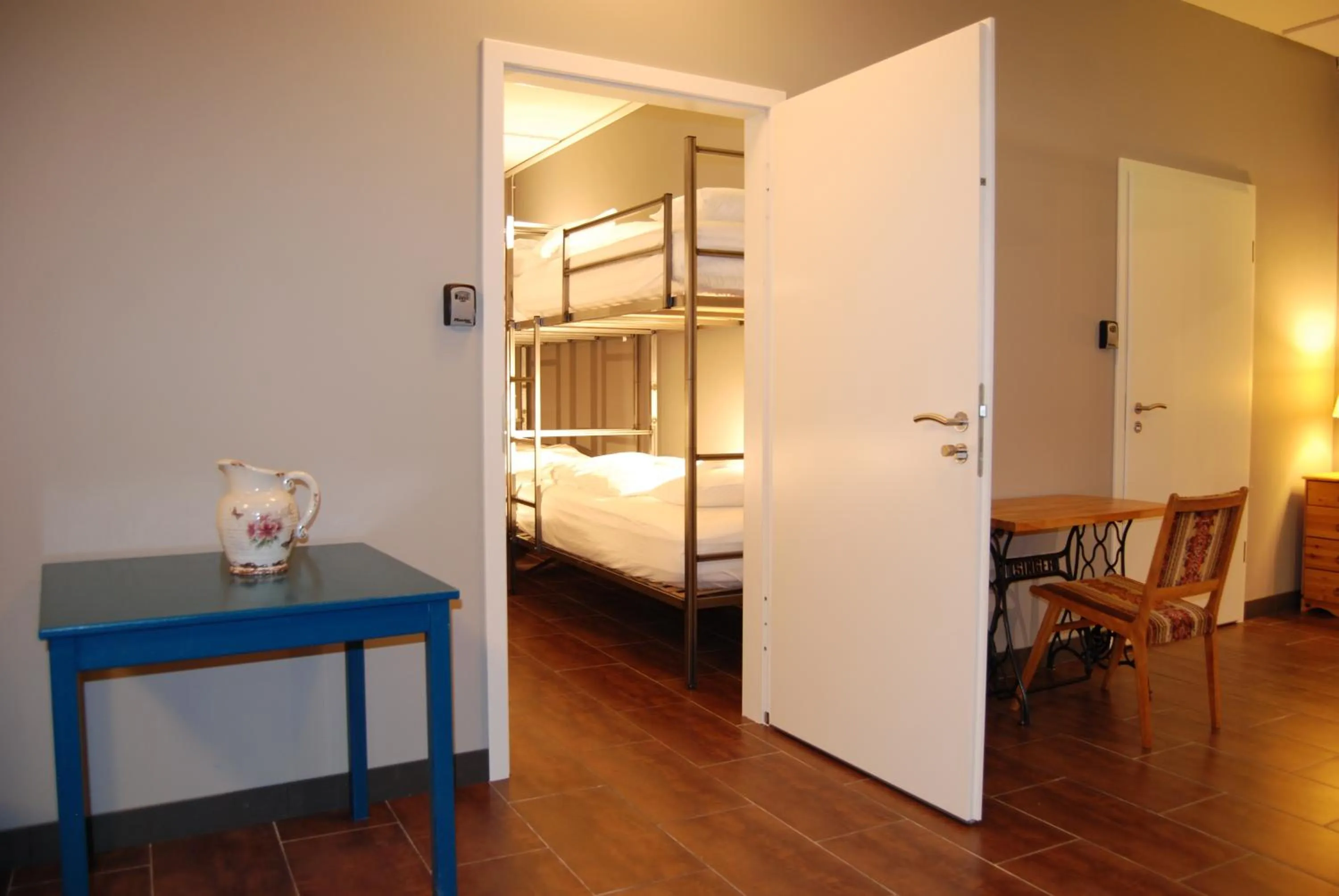 Living room, Bed in Tehúsið Hostel