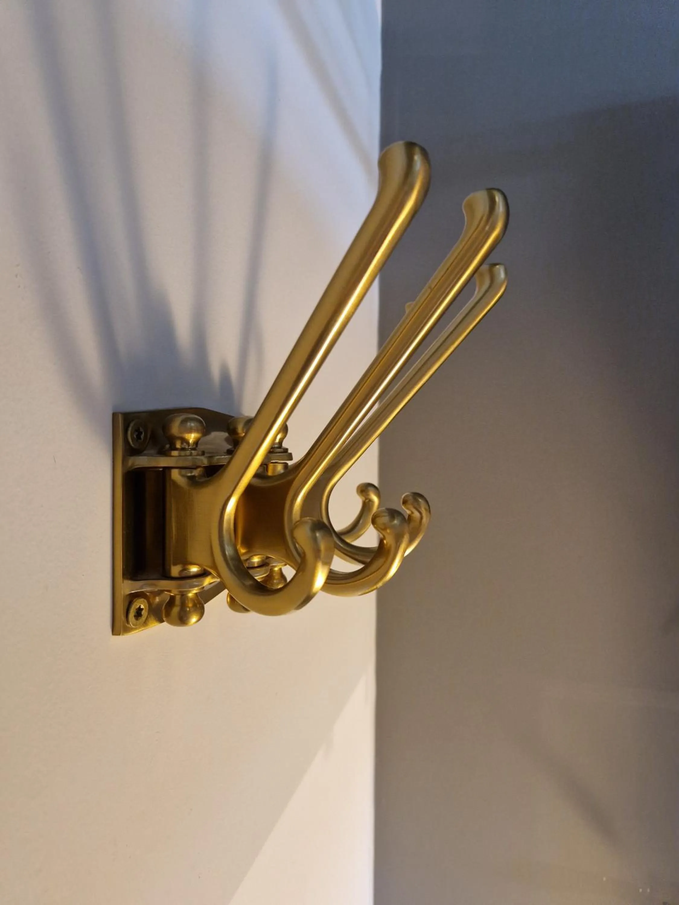 wardrobe in Tehúsið Hostel