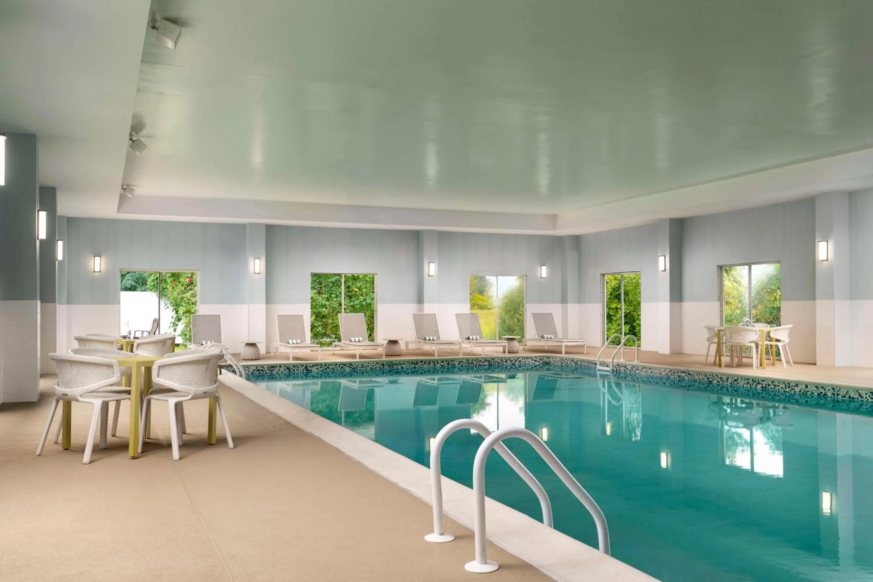 Pool view in Hilton Garden Inn Boston-Burlington