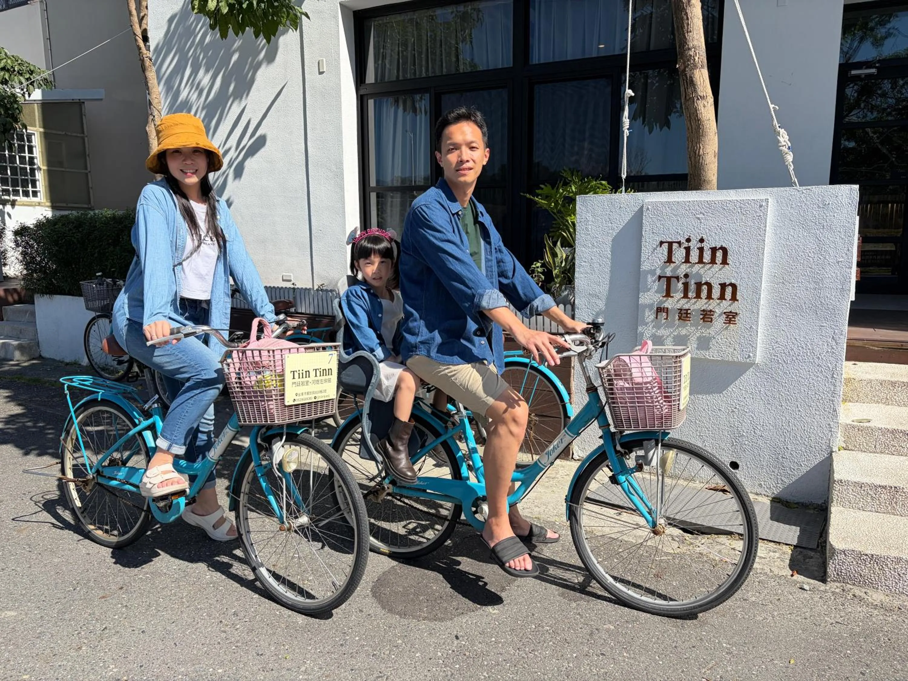 People in Tiin Tinn - Rivershore B&B