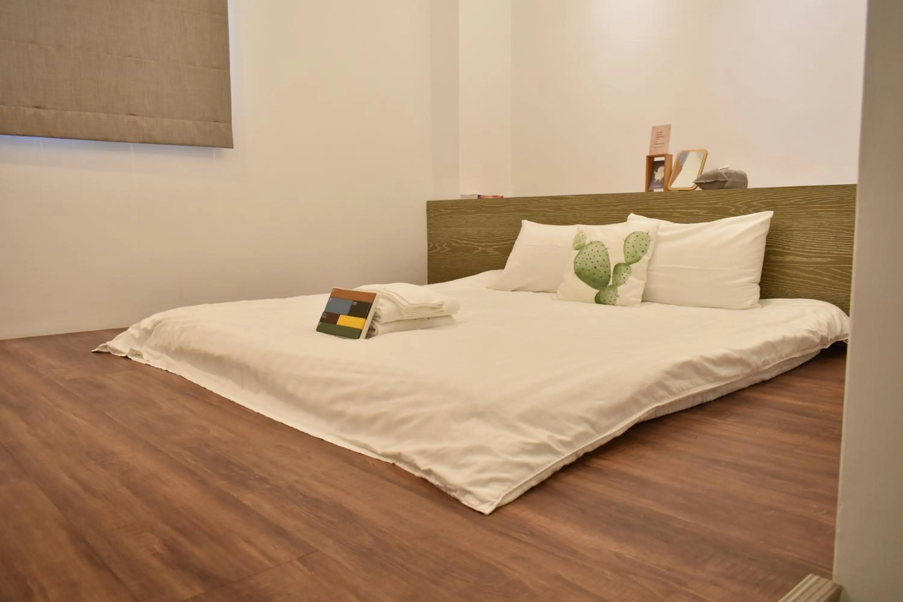 Property building, Bed in Tiin Tinn - Rivershore B&B