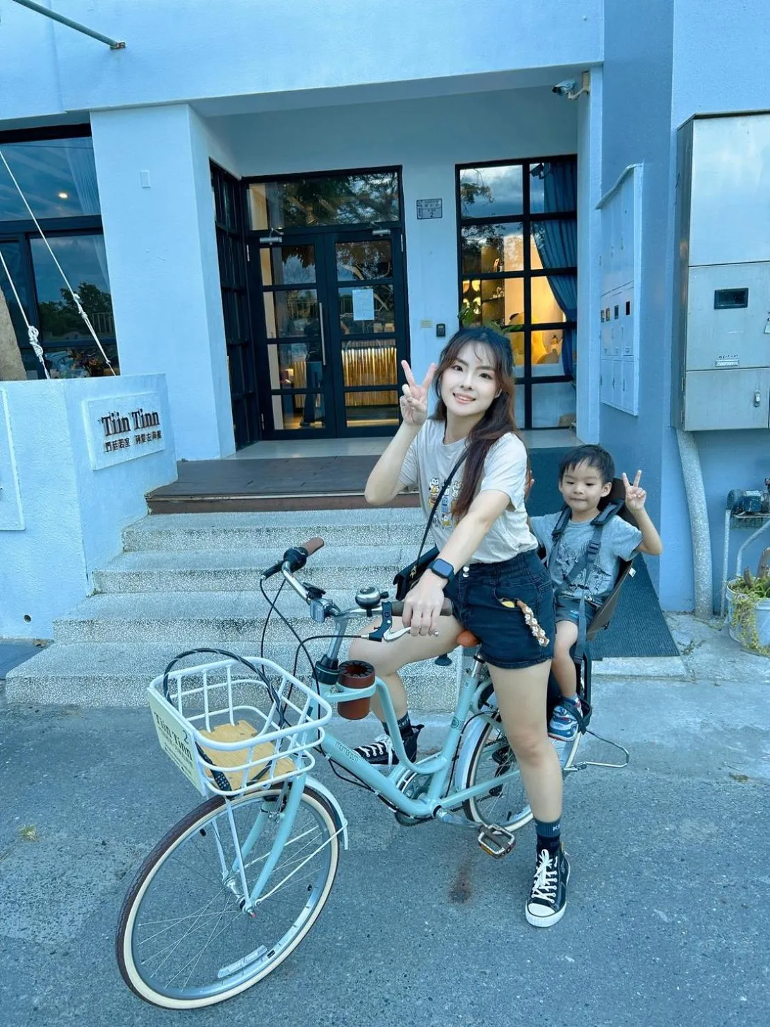 People in Tiin Tinn - Rivershore B&B