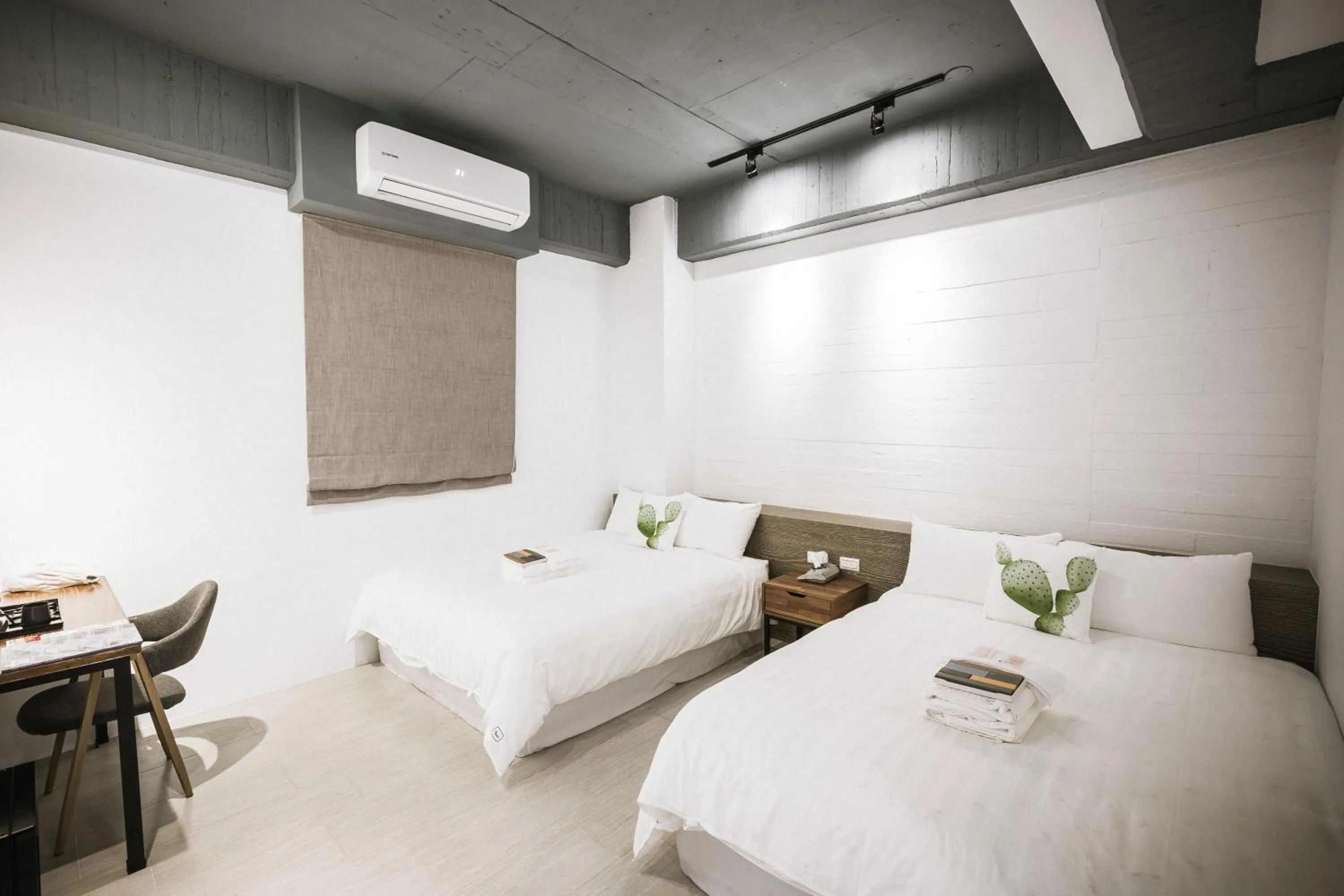 Bedroom, Bed in Tiin Tinn - Rivershore B&B