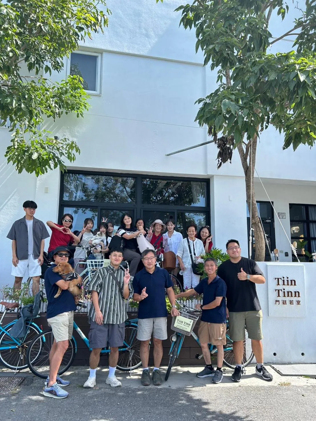 People in Tiin Tinn - Rivershore B&B