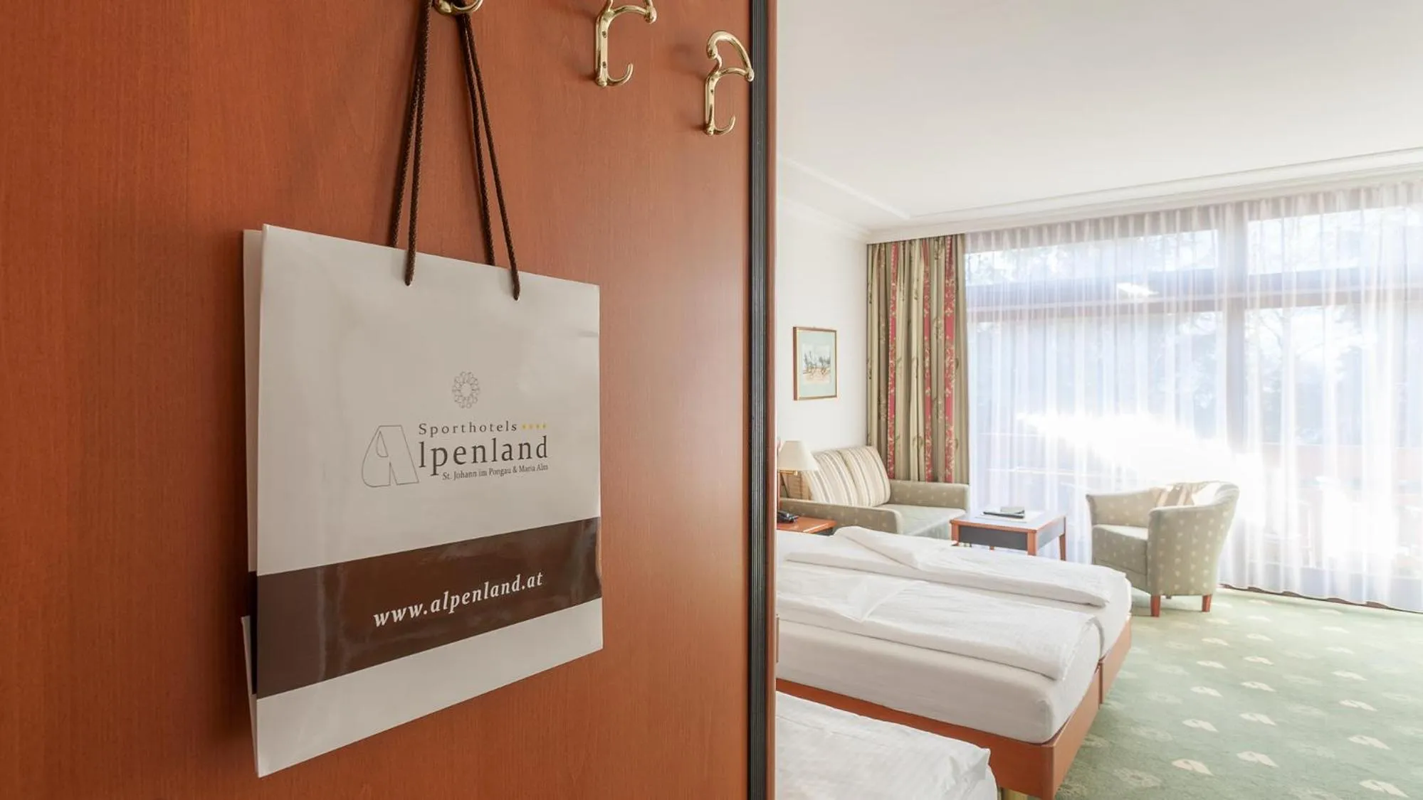 Photo of the whole room, Bed in Alpenland St Johann