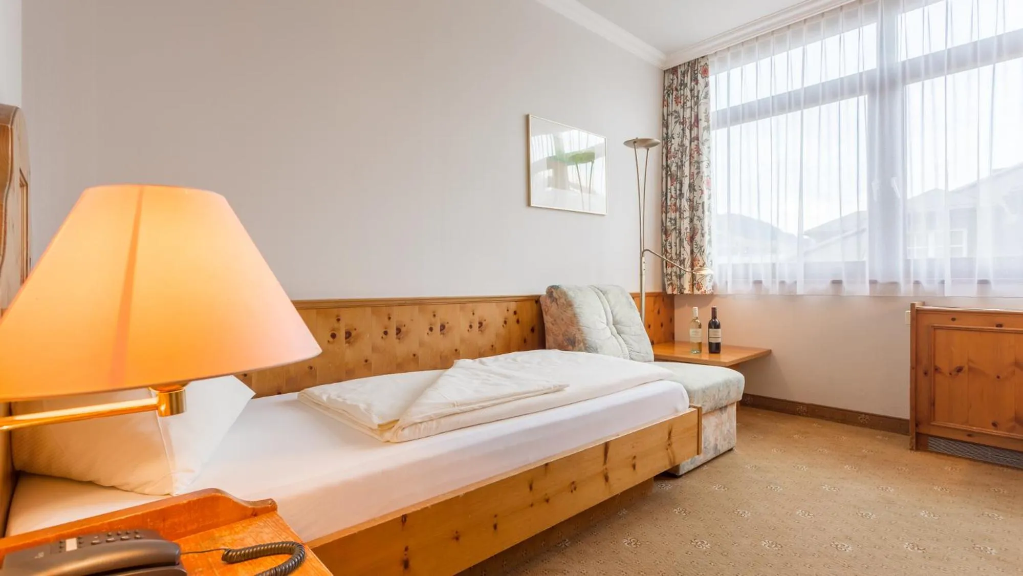 Photo of the whole room, Bed in Alpenland St Johann