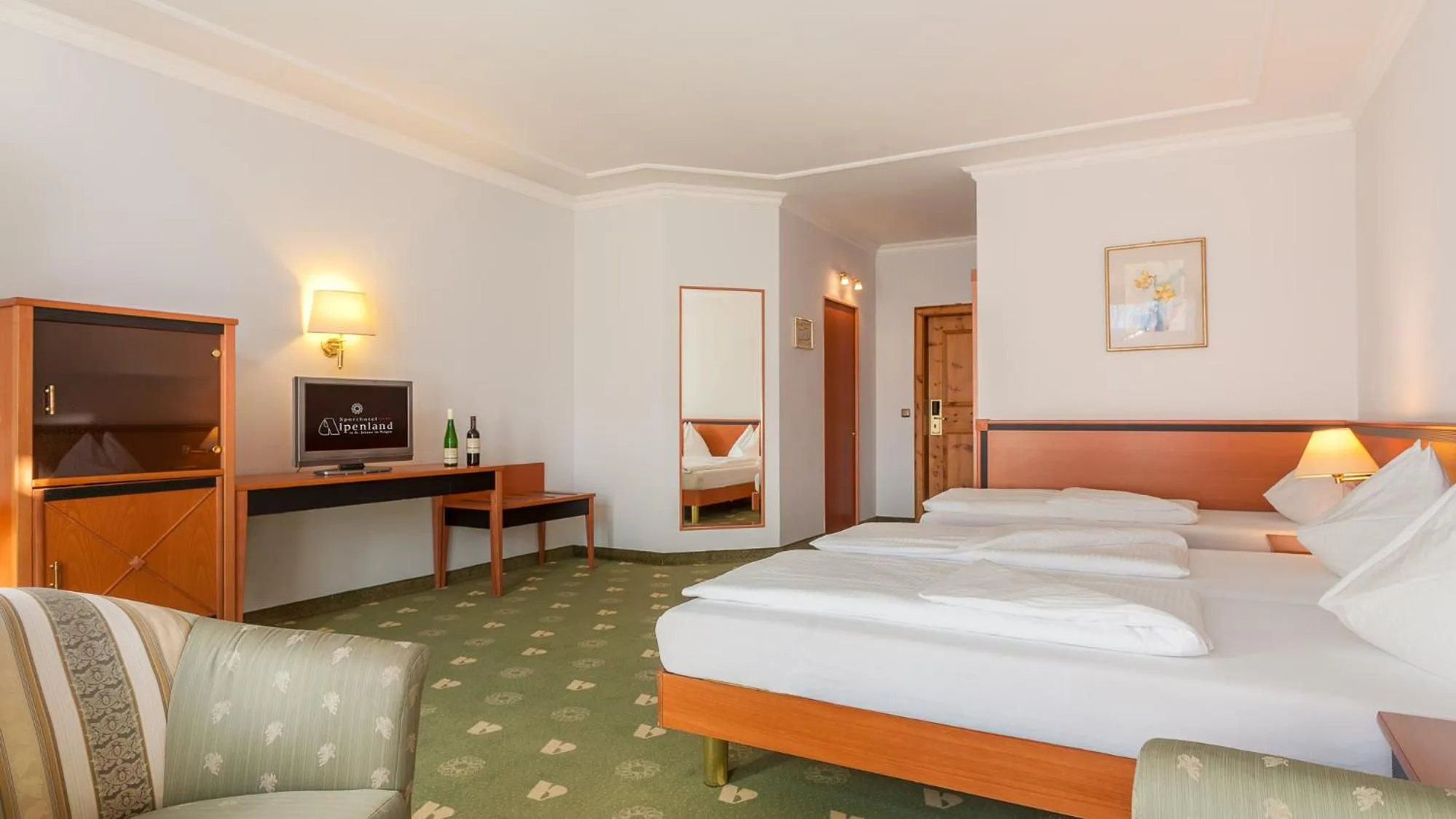 TV and multimedia, Bed in Alpenland St Johann