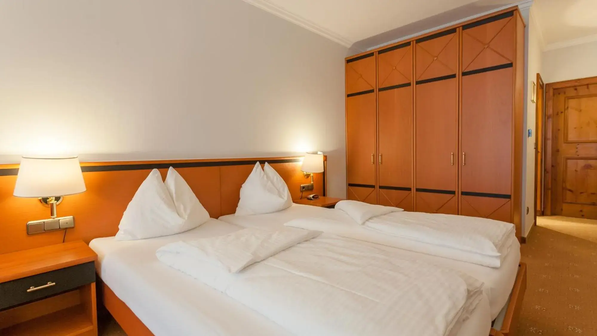 Comfort Double Room in Alpenland St Johann Comfort Double Room in Alpenland St Johann