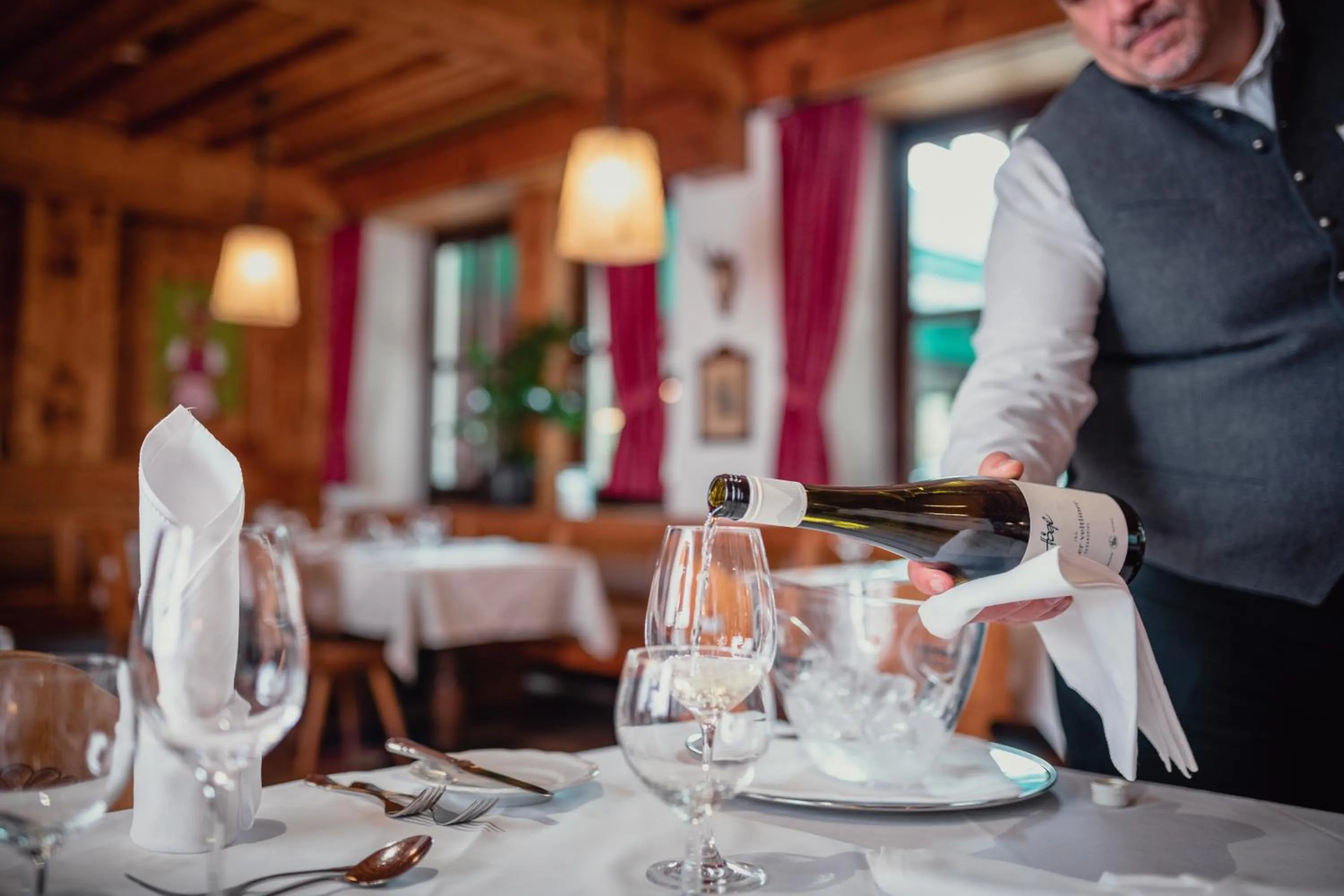 Restaurant/places to eat in Alpenland St Johann