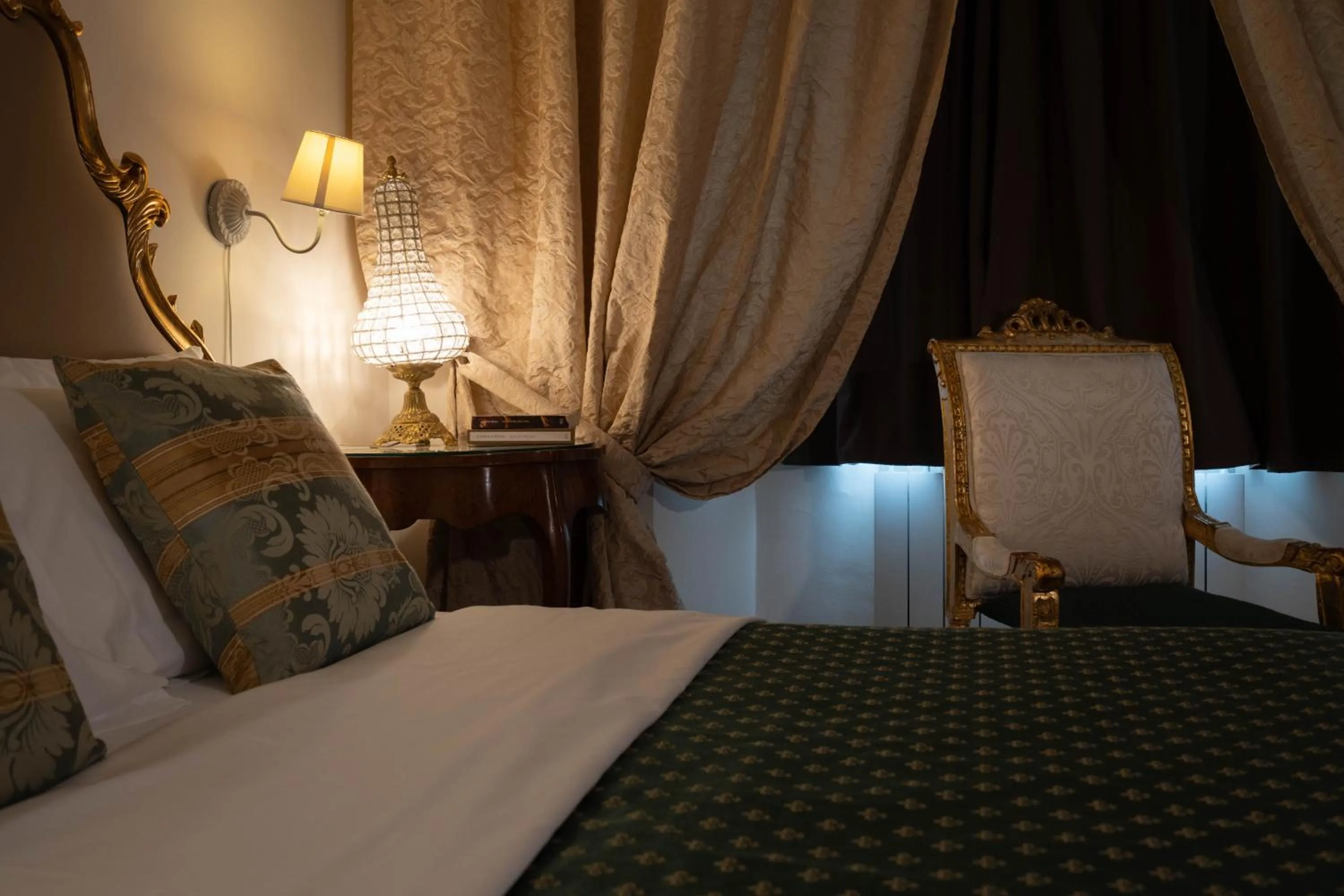 Bedroom, Bed in Morali Palace