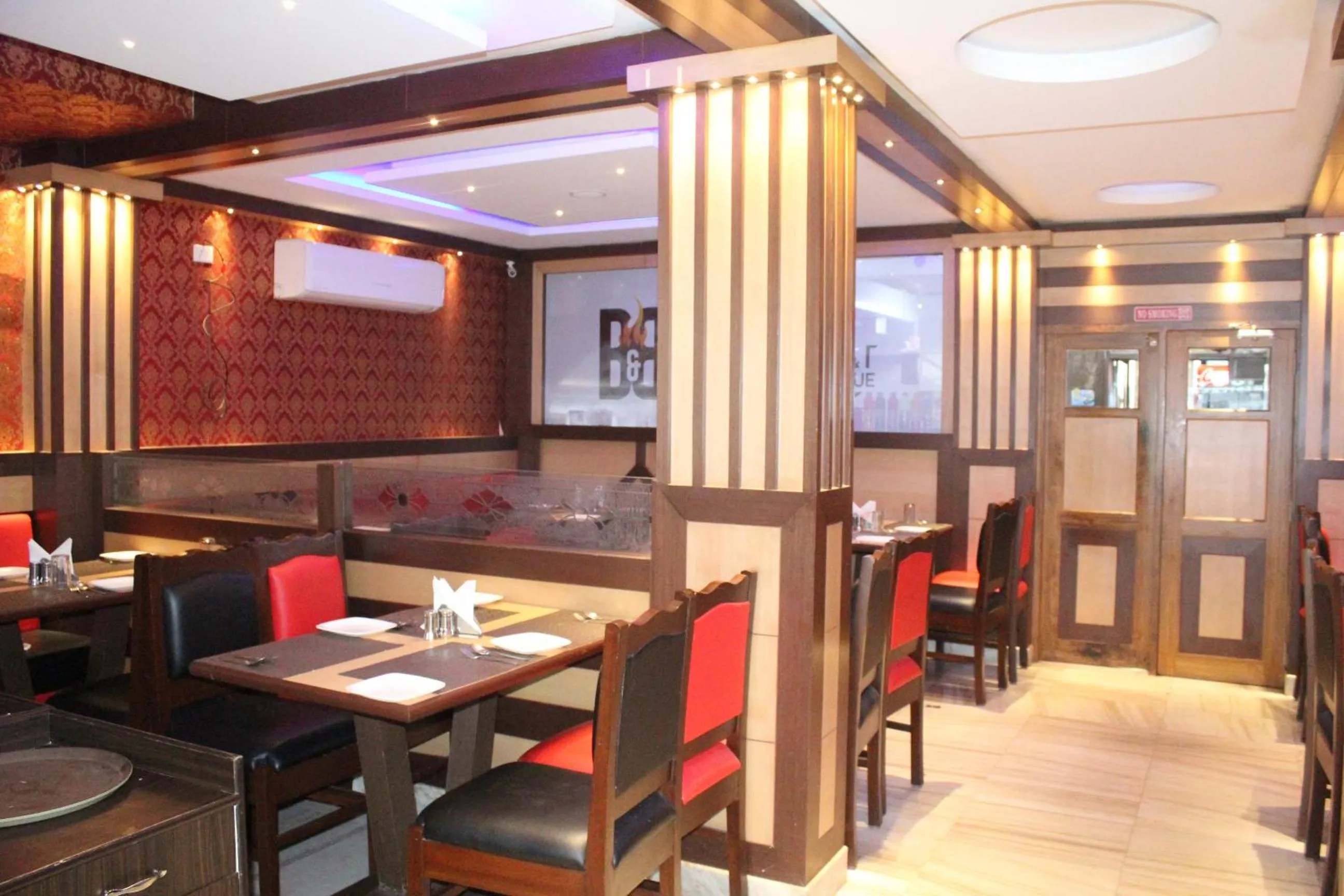 Restaurant/places to eat in Hotel Siddhartha