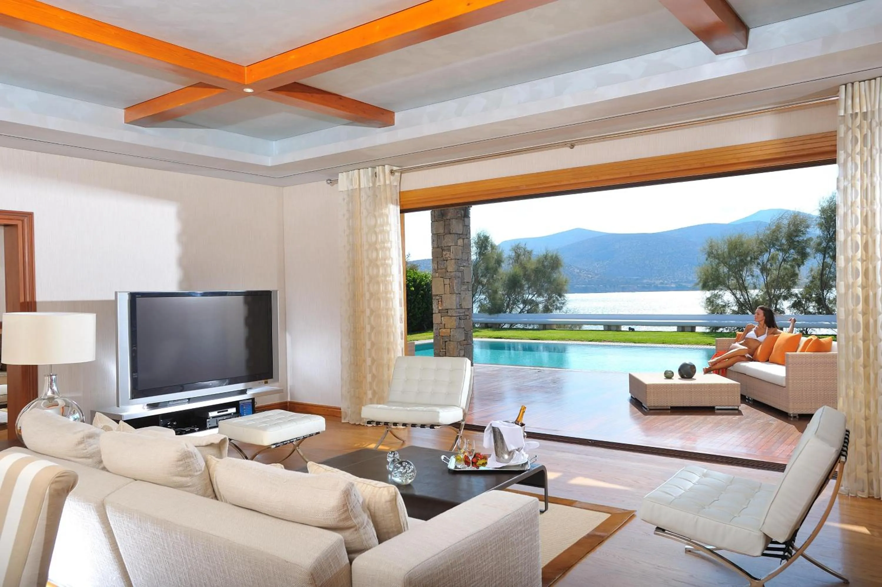 Photo of the whole room in Grand Resort Lagonissi