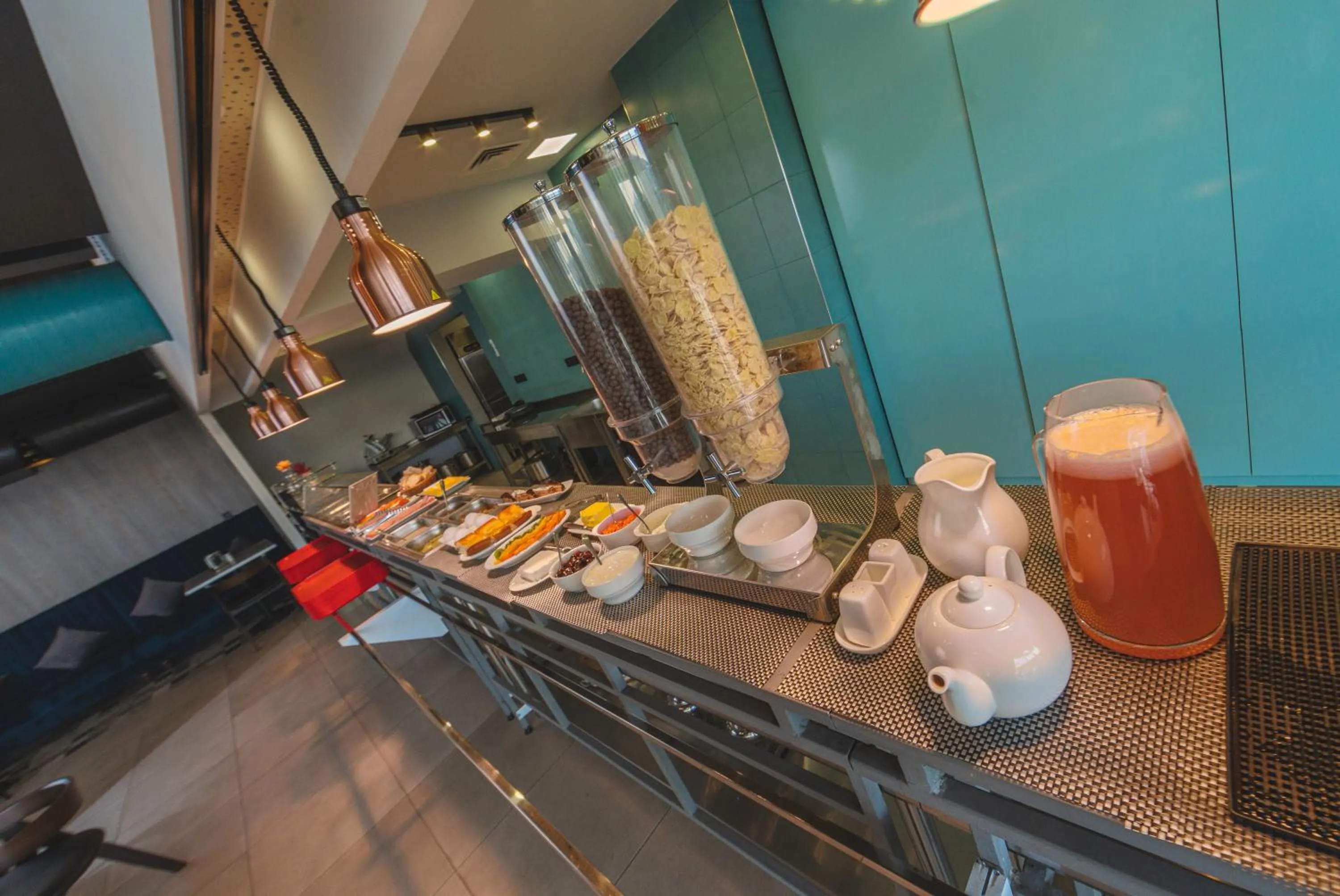 Food and drinks in 4Guest Hotel