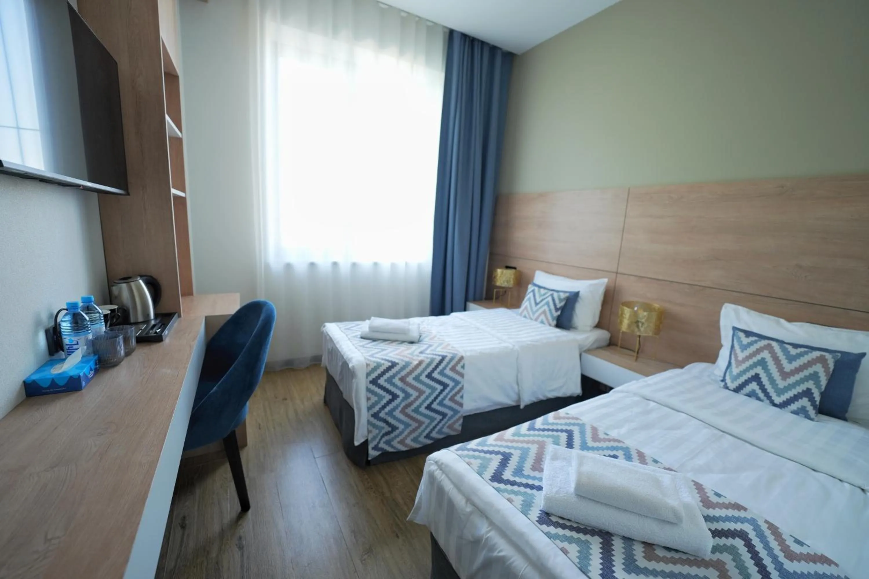 Photo of the whole room, Bed in 4Guest Hotel