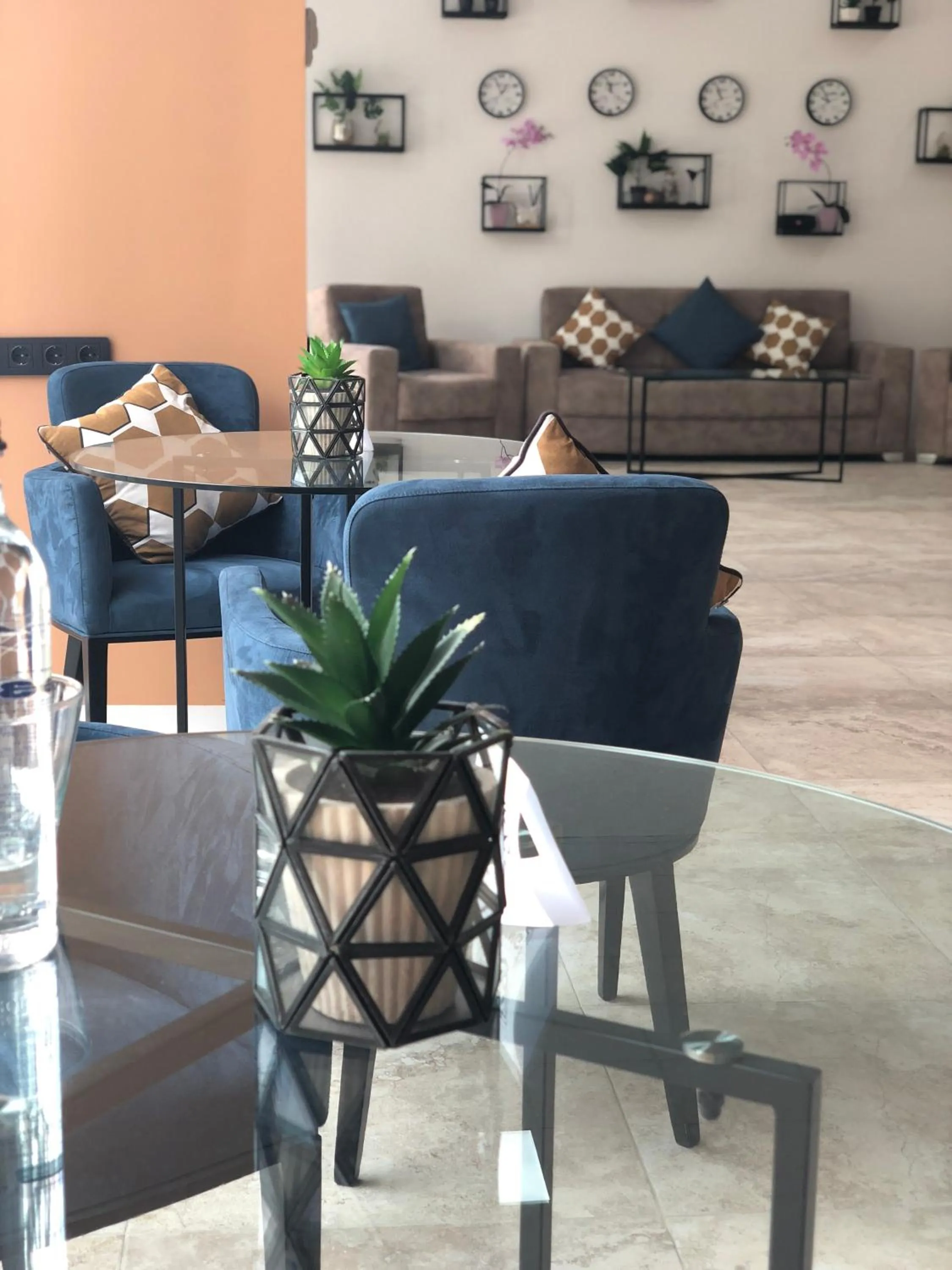 Communal lounge/ TV room in 4Guest Hotel