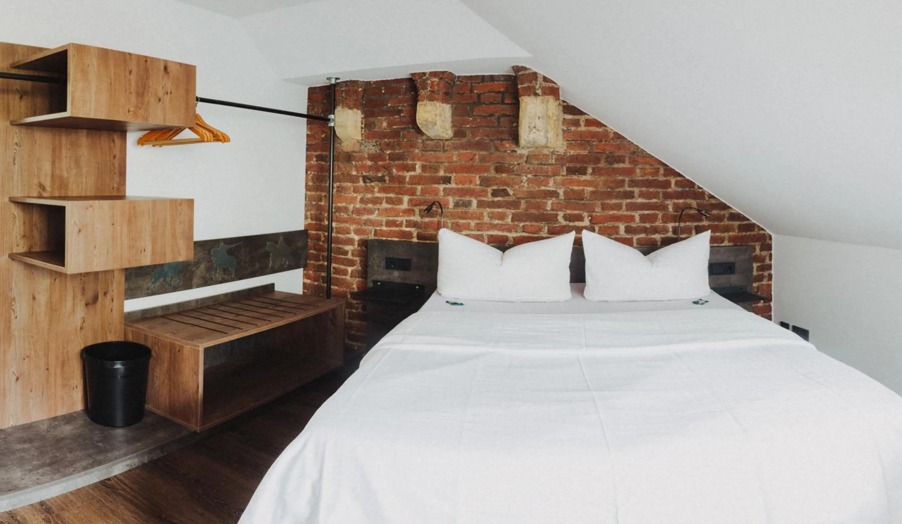 Photo of the whole room, Bed in Burghotel Pass