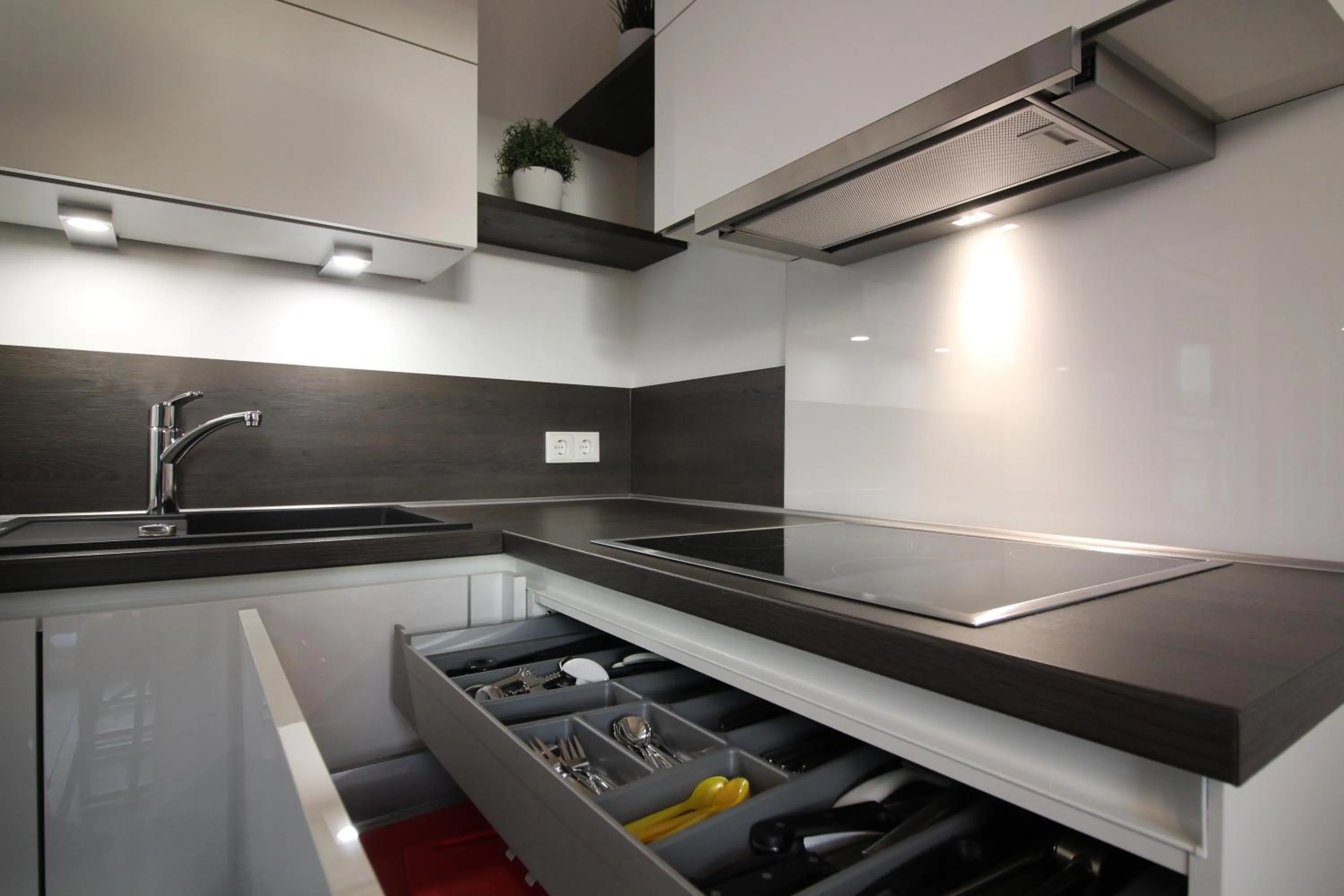 Kitchen or kitchenette in Wohnen am Yachthafen W25