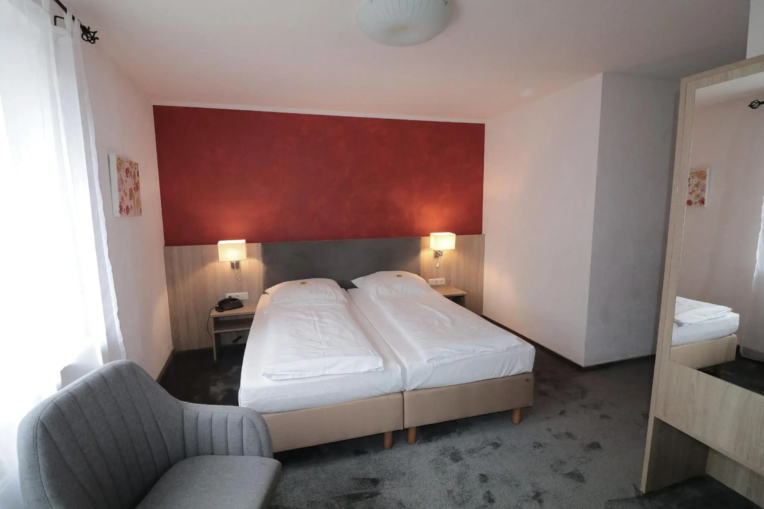 Double Room in Hotel Central Garni Double Room in Hotel Central Garni