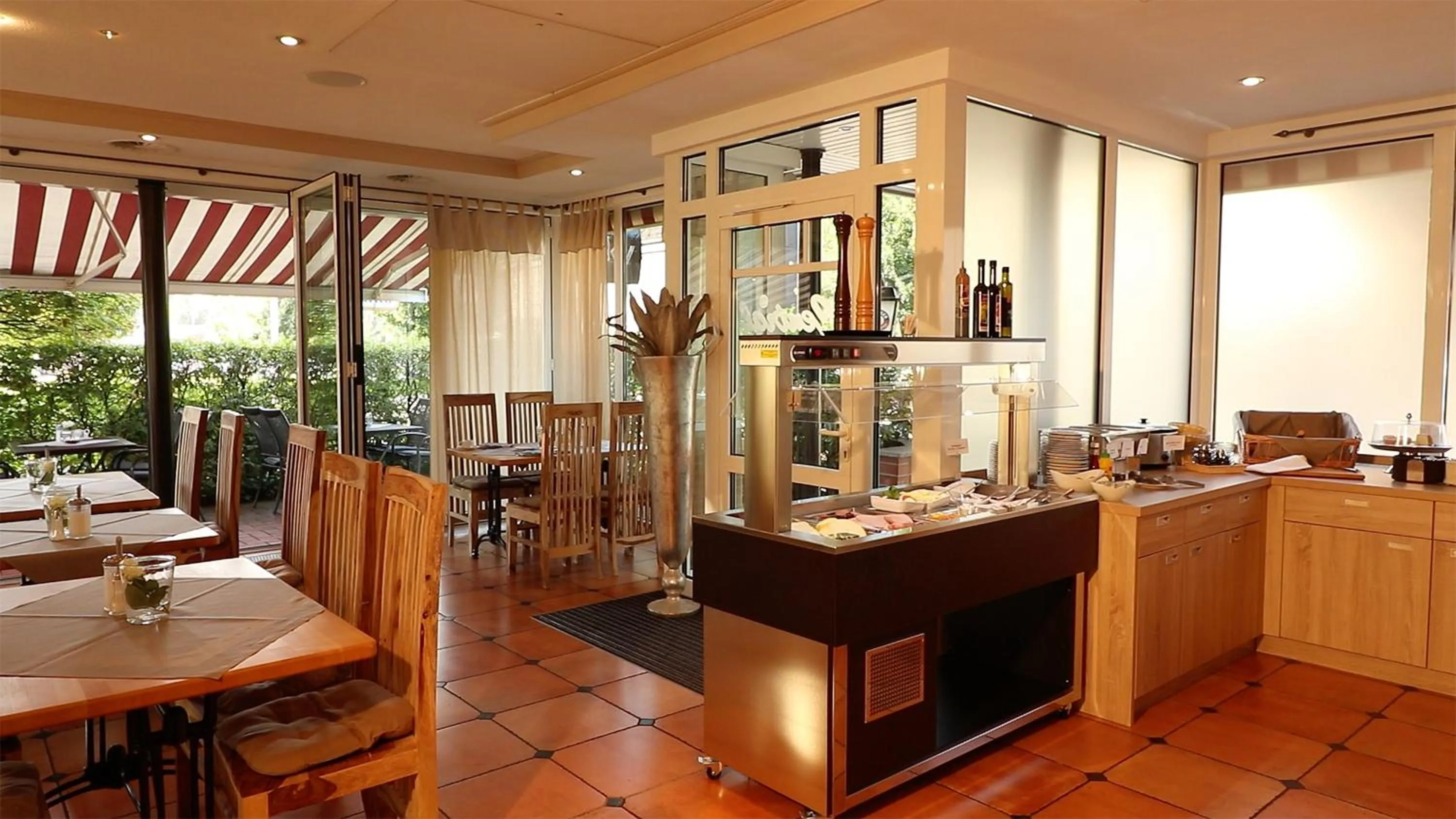 Buffet breakfast in Hotel Central