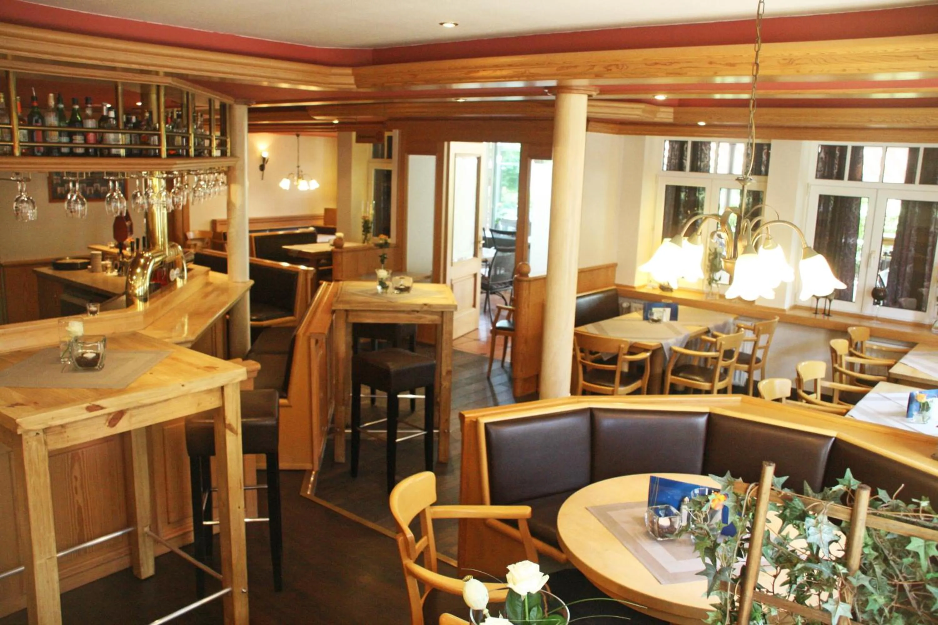 Restaurant/places to eat in Hotel Central