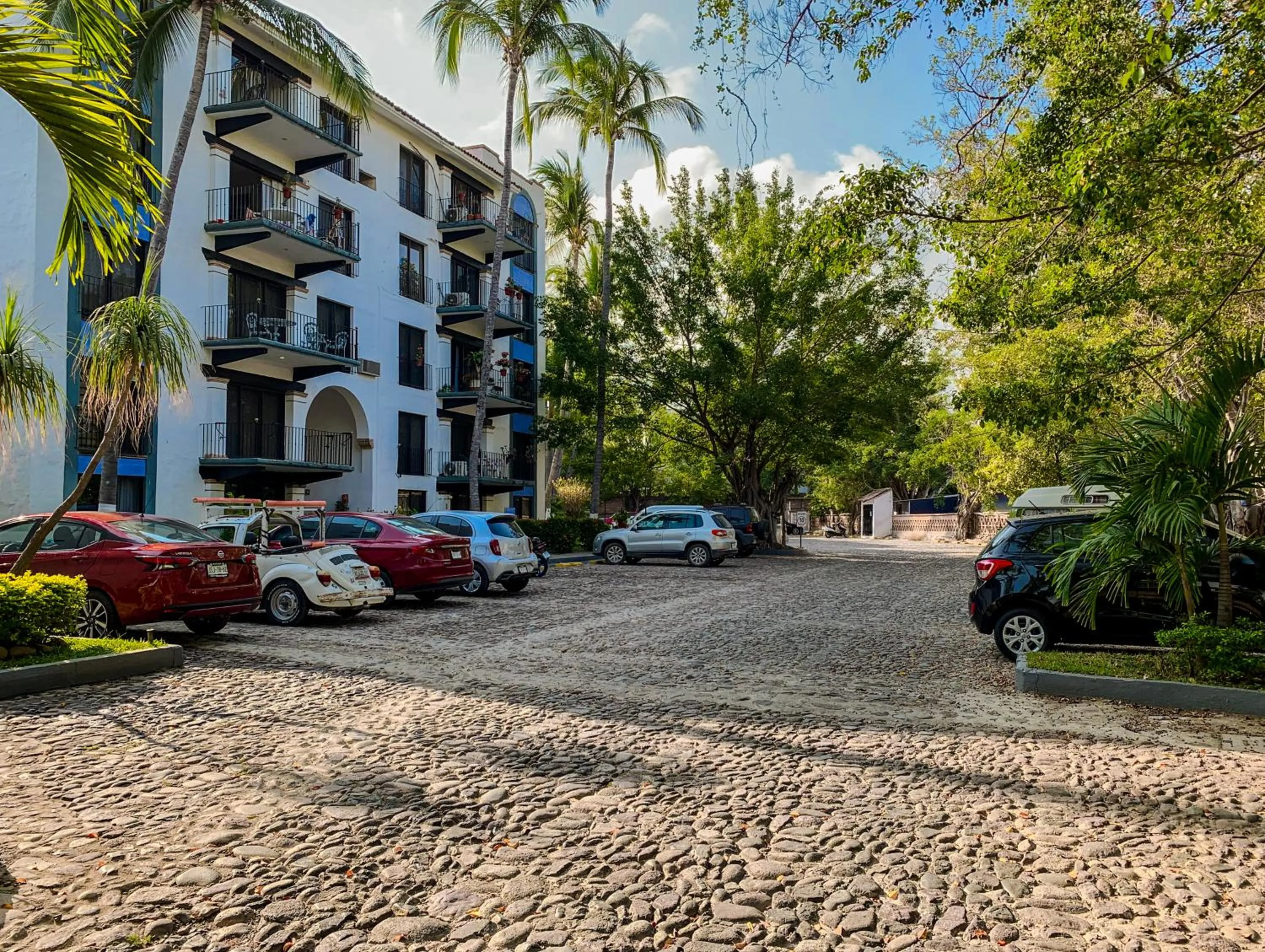 Parking in Puerto de Luna Pet Friendly and Family Suites