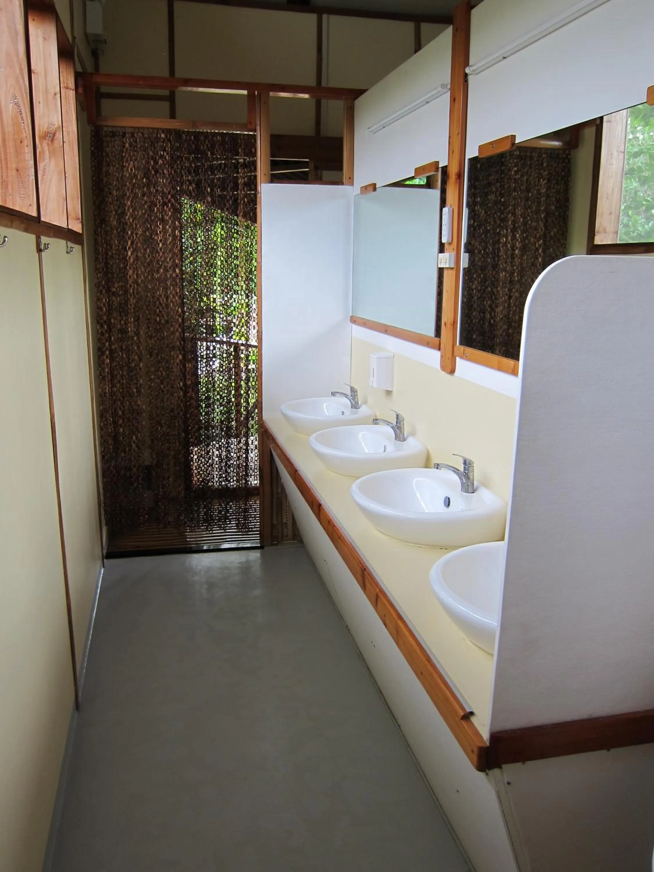 Bathroom in Eskapo Verde Lodge Moalboal