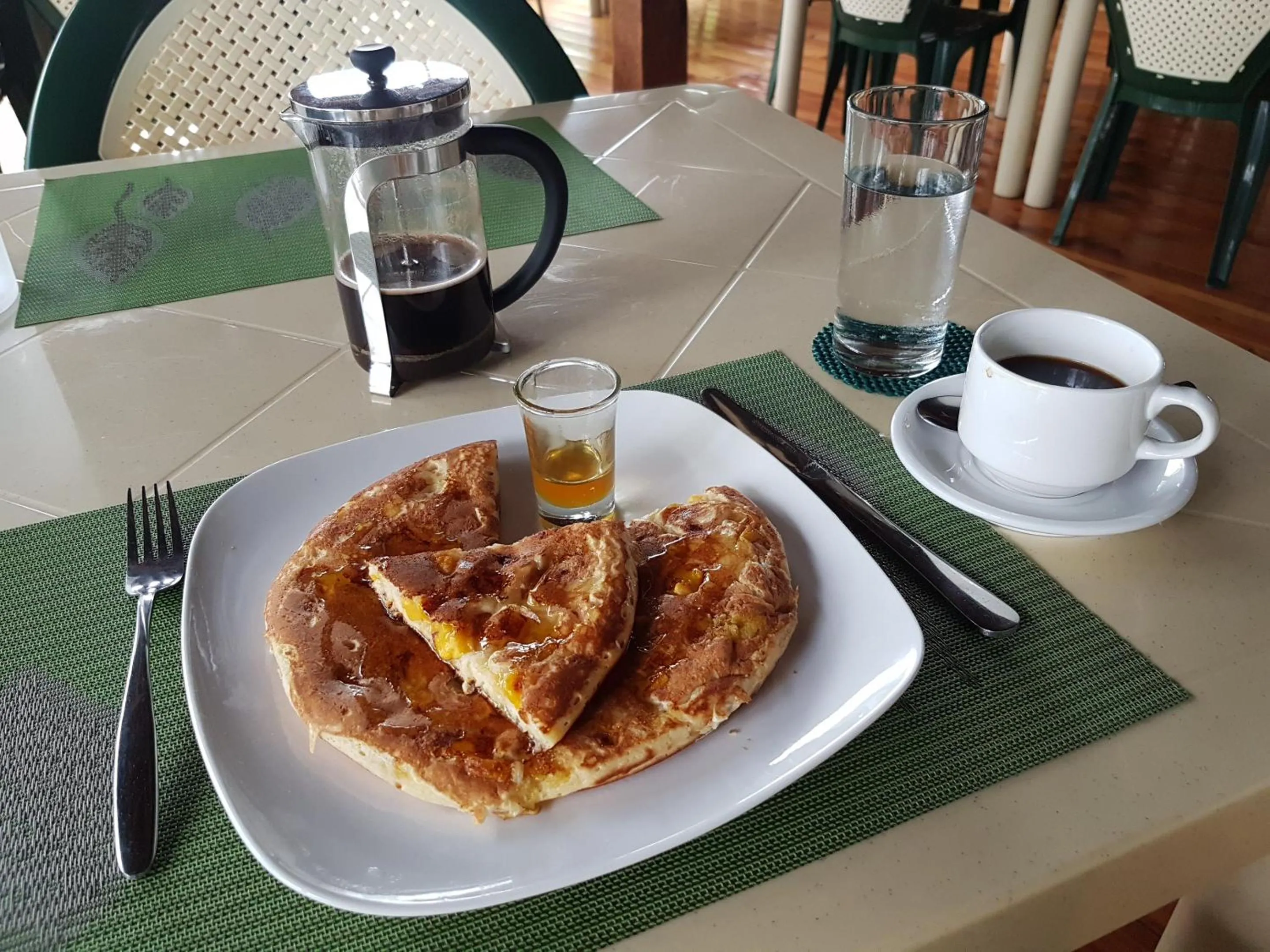 Food and drinks in Eskapo Verde Lodge Moalboal