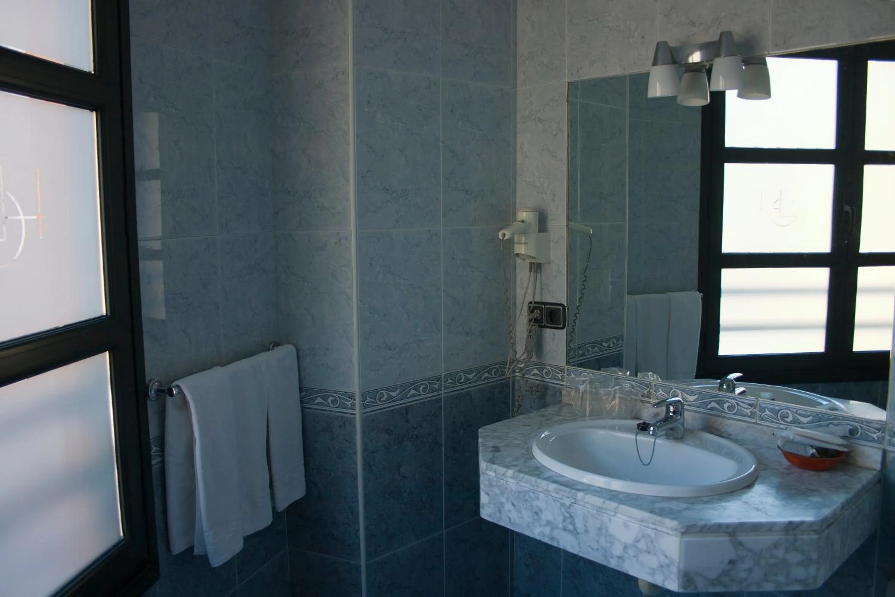 Bathroom in Hotel Gijon